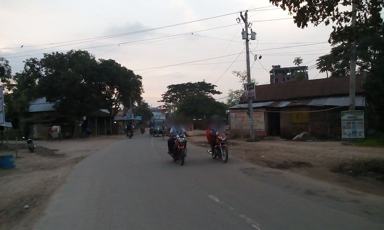 Street view near Birampur Rest House, Bālurghāt — © gineus (CC BY-SA · Mapillary)