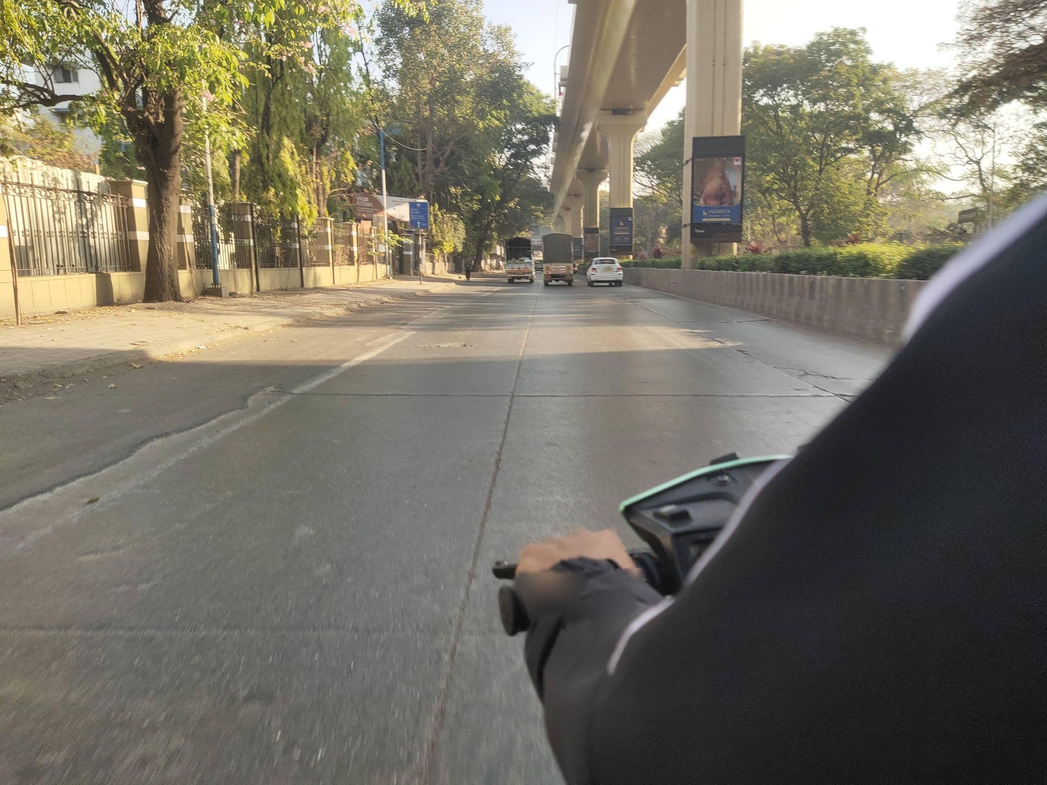 Street view near Sun N Sand, Shivaji Nagar — © mamtapatel (CC BY-SA · Mapillary)