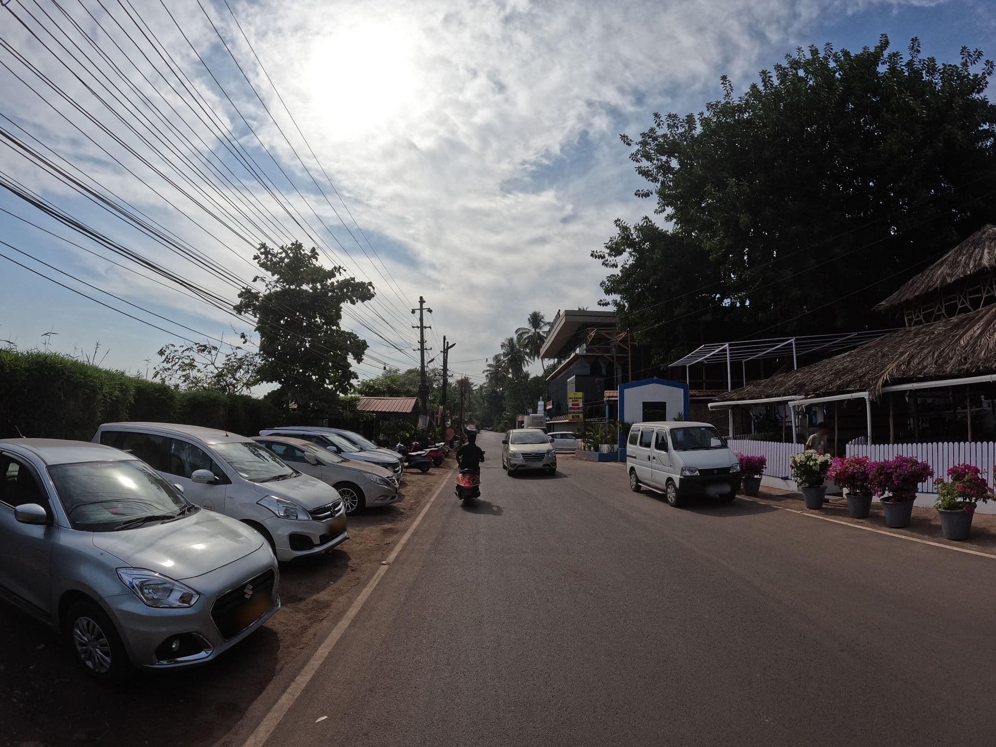 Street view near Royal Goan Beach Club at Monterio, Baga — © lucomsky (CC BY-SA · Mapillary)