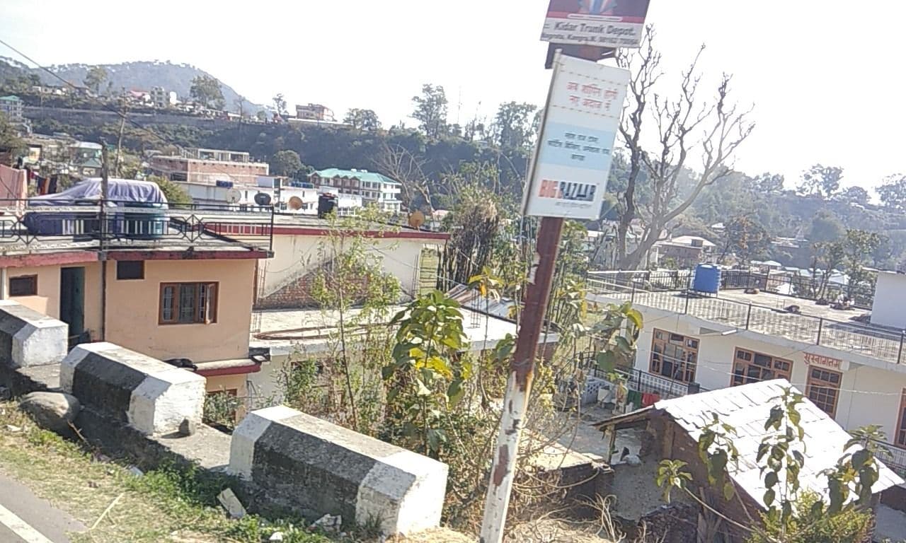 Street view near Sargam Guest House, Yol Cantonment — © bholekibhasam (CC BY-SA · Mapillary)