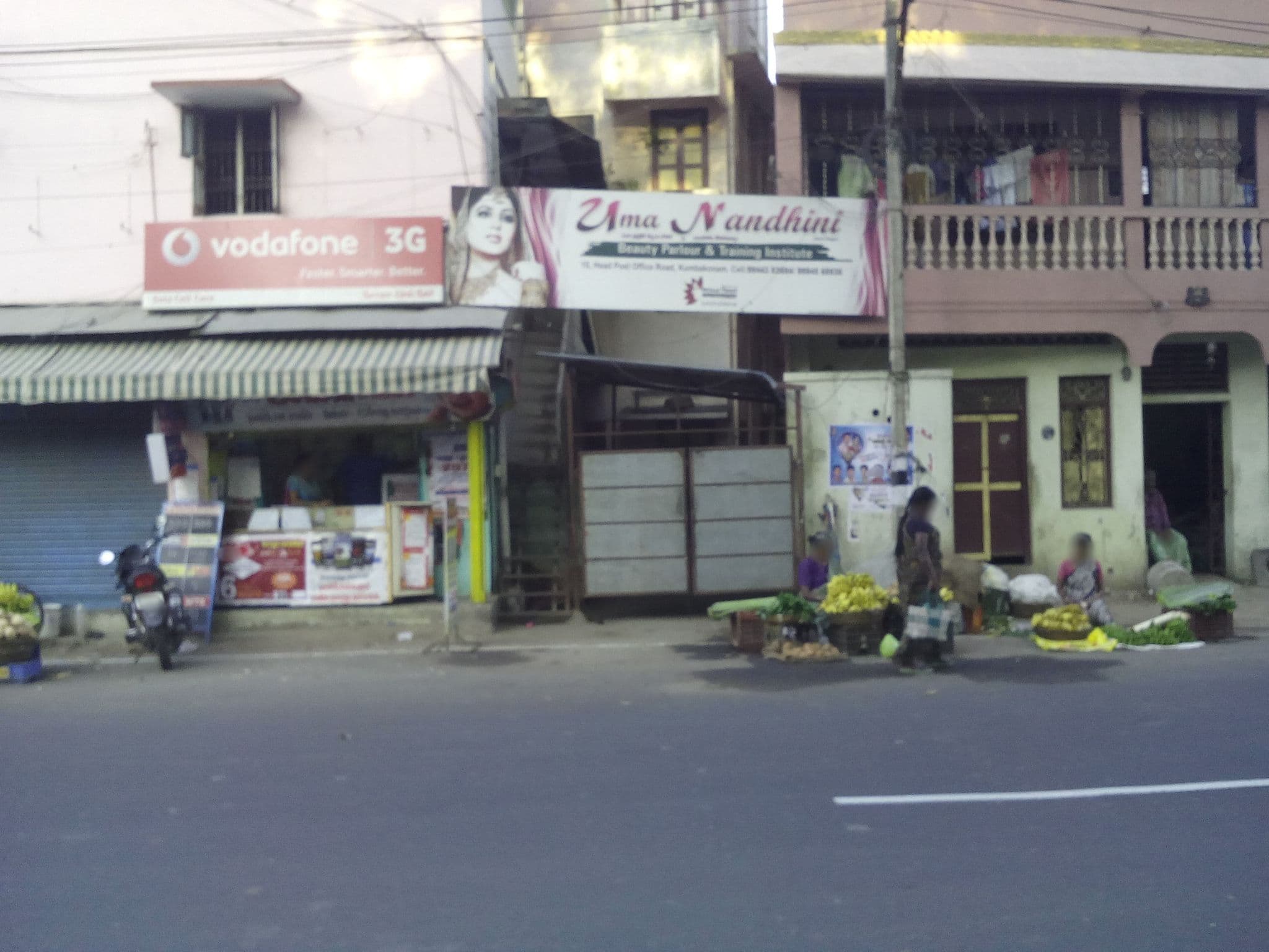 Street view near Hotel Rayas, Kumbakonam — © raji (CC BY-SA · Mapillary)