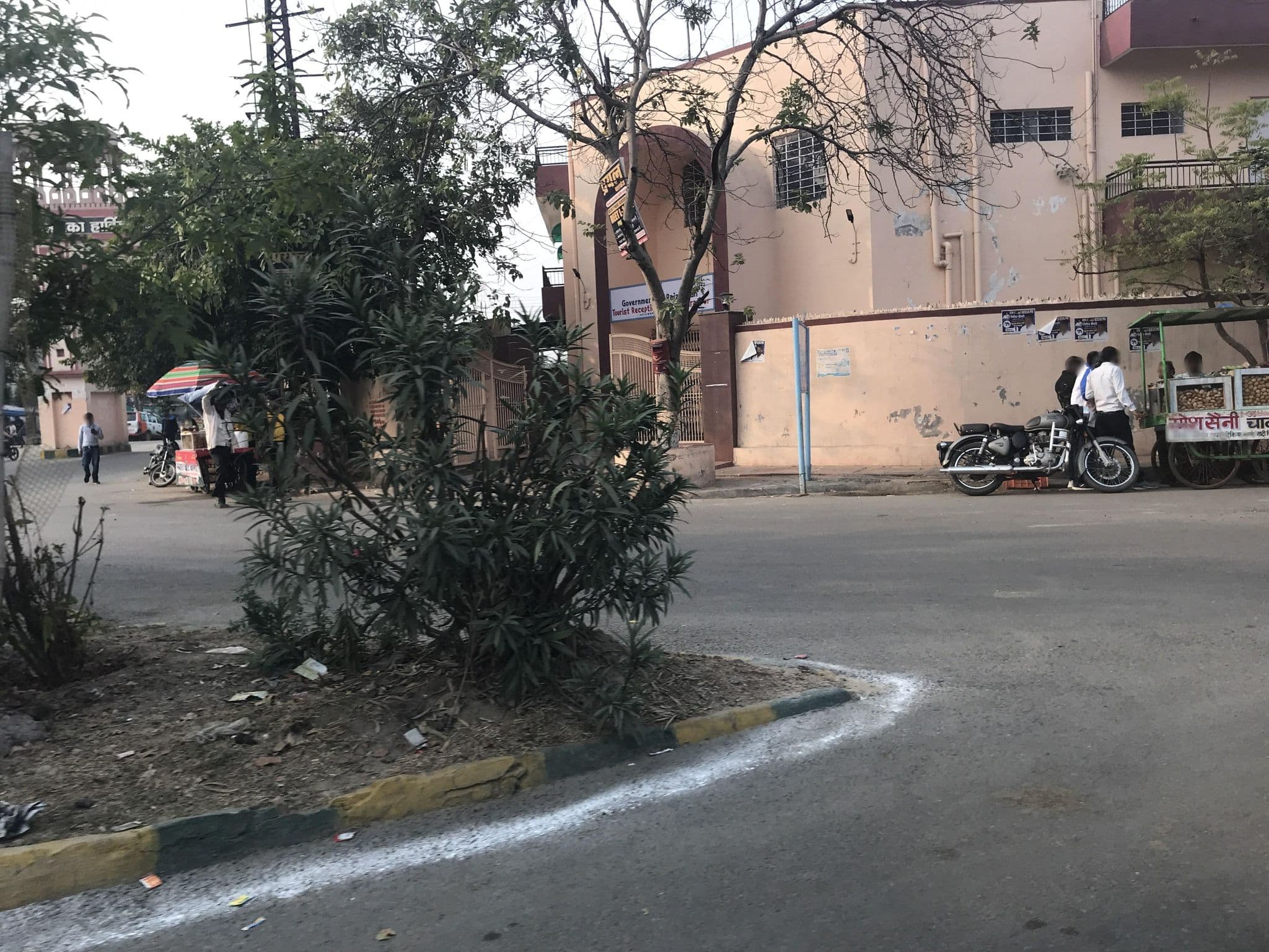 Street view near Hotel Saras, Bharatpur — © miguel_andrade (CC BY-SA · Mapillary)
