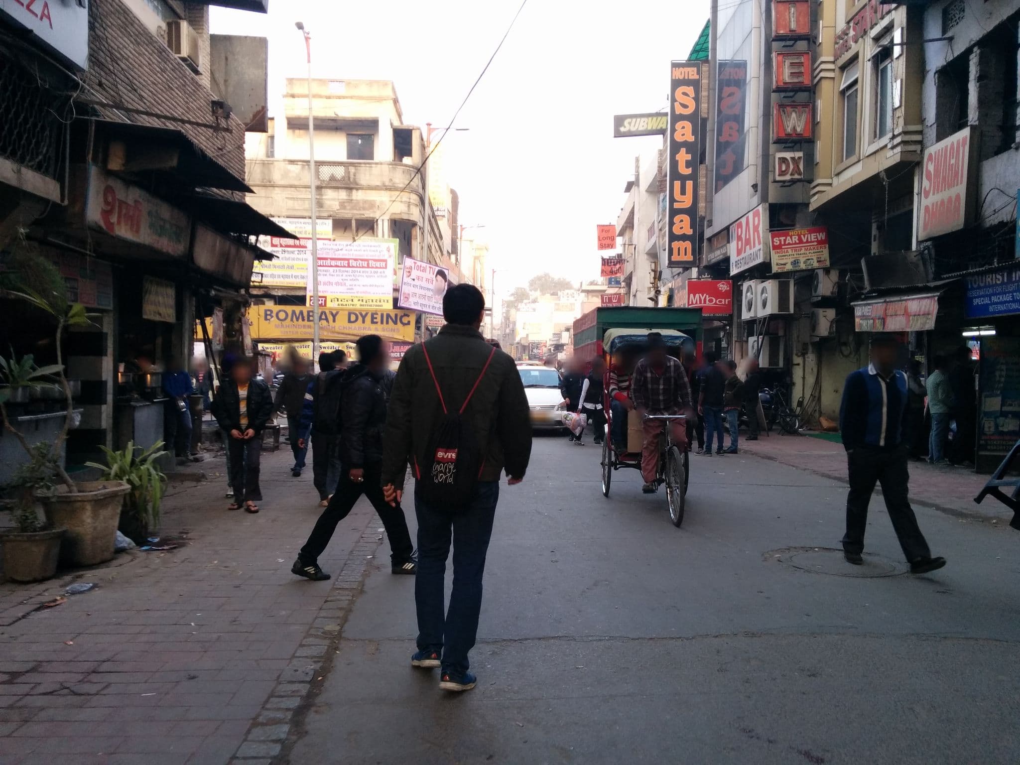 Street view near Hotel Metropolis, New Delhi — © sashazykov (CC BY-SA · Mapillary)