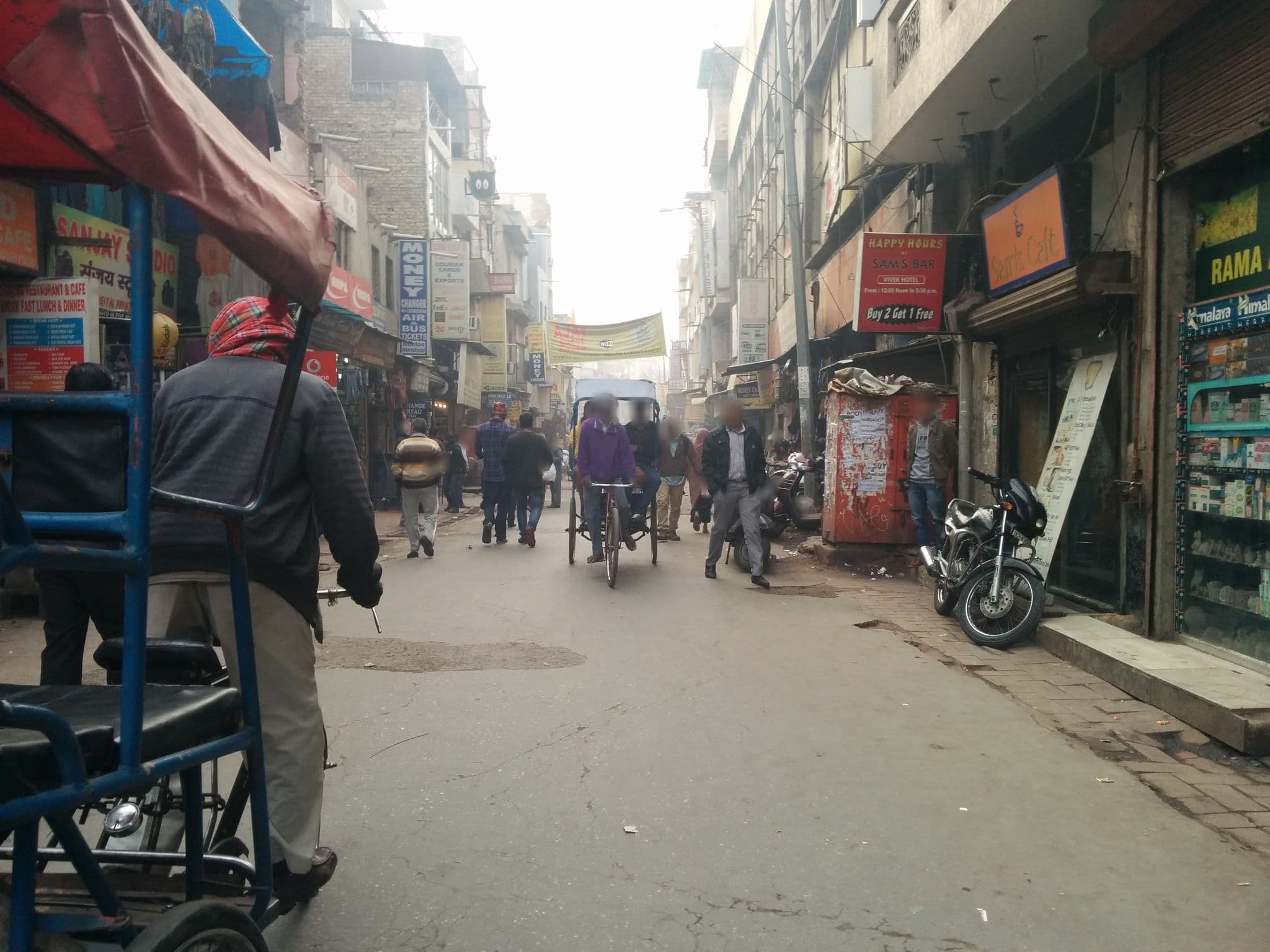 Street view near Vivek, New Delhi — © sashazykov (CC BY-SA · Mapillary)