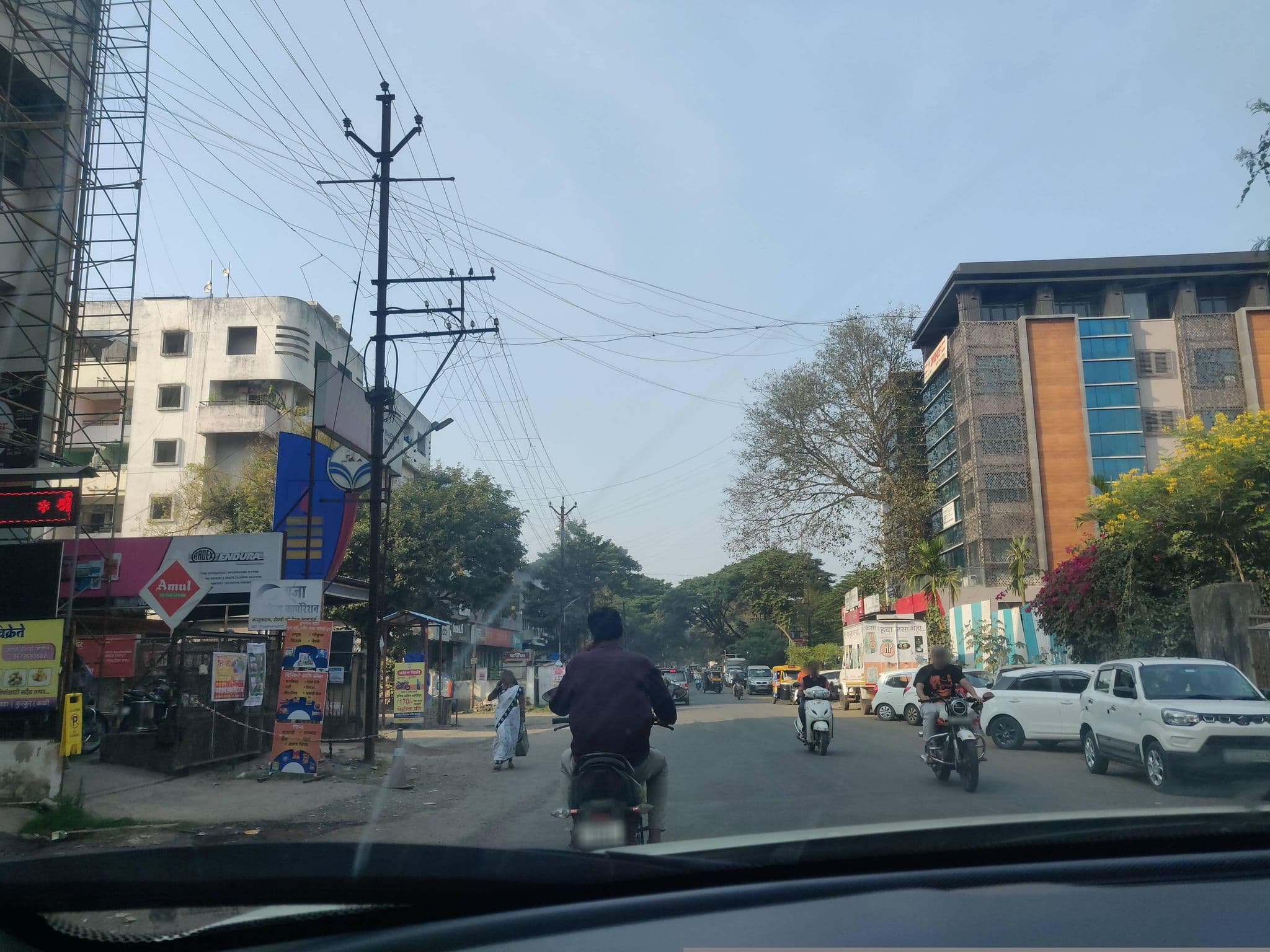Street view near Hotel Pavallion, Kolhāpur — © AmrutaA (CC BY-SA · Mapillary)