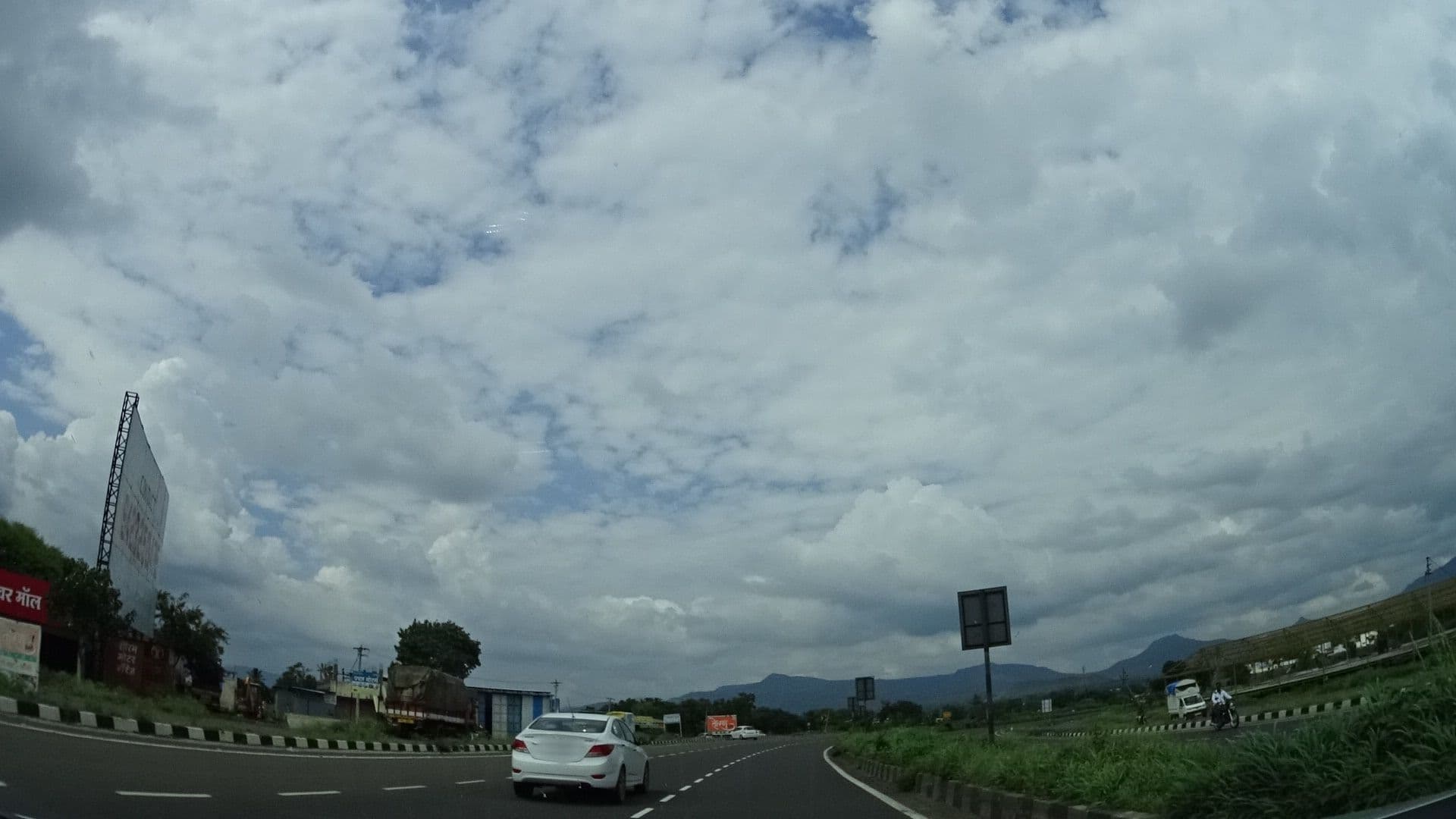 Street view near near virangula, Wai — © geohacker (CC BY-SA · Mapillary)