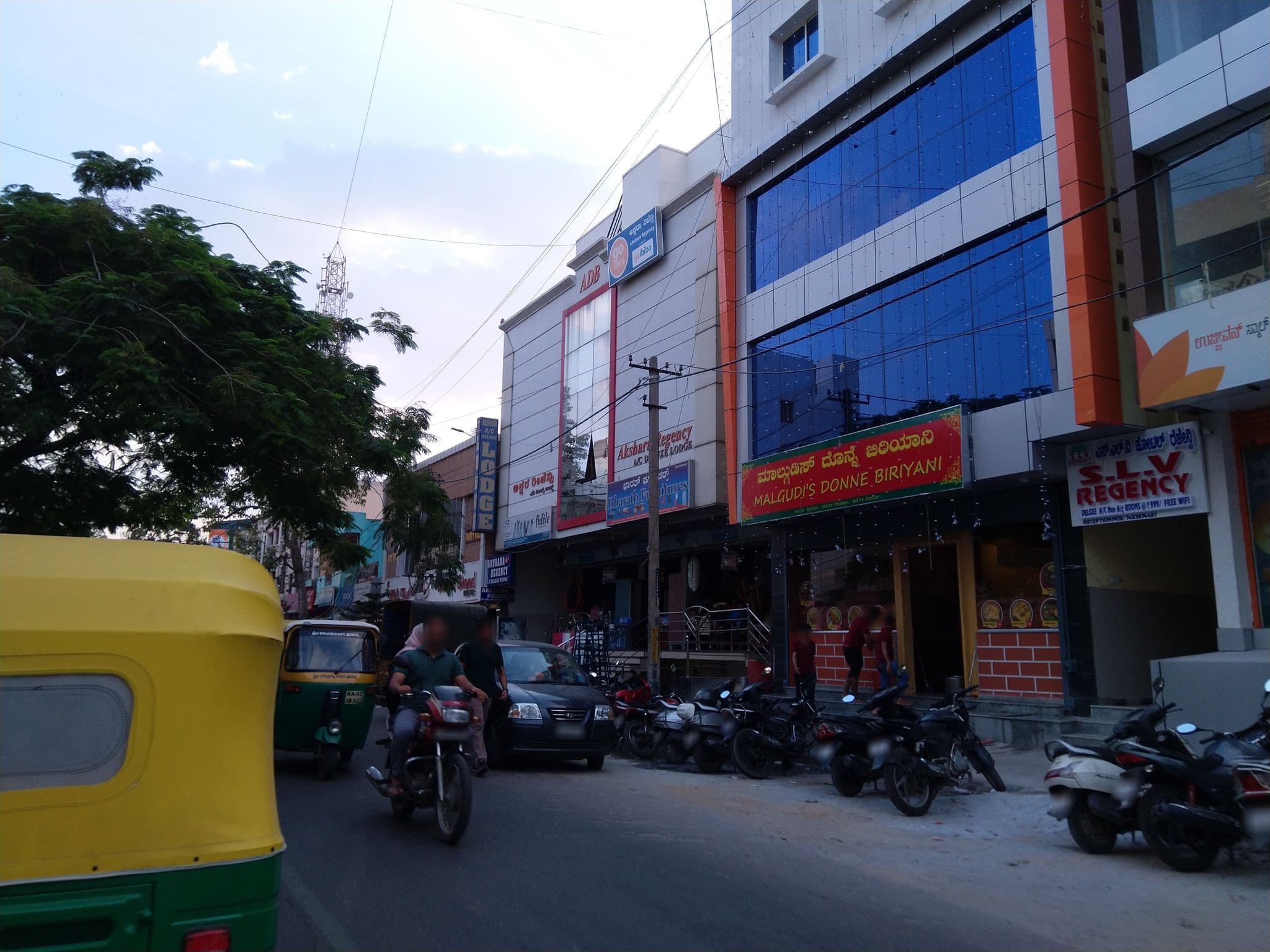 Street view near Akshara Regency, Bengaluru