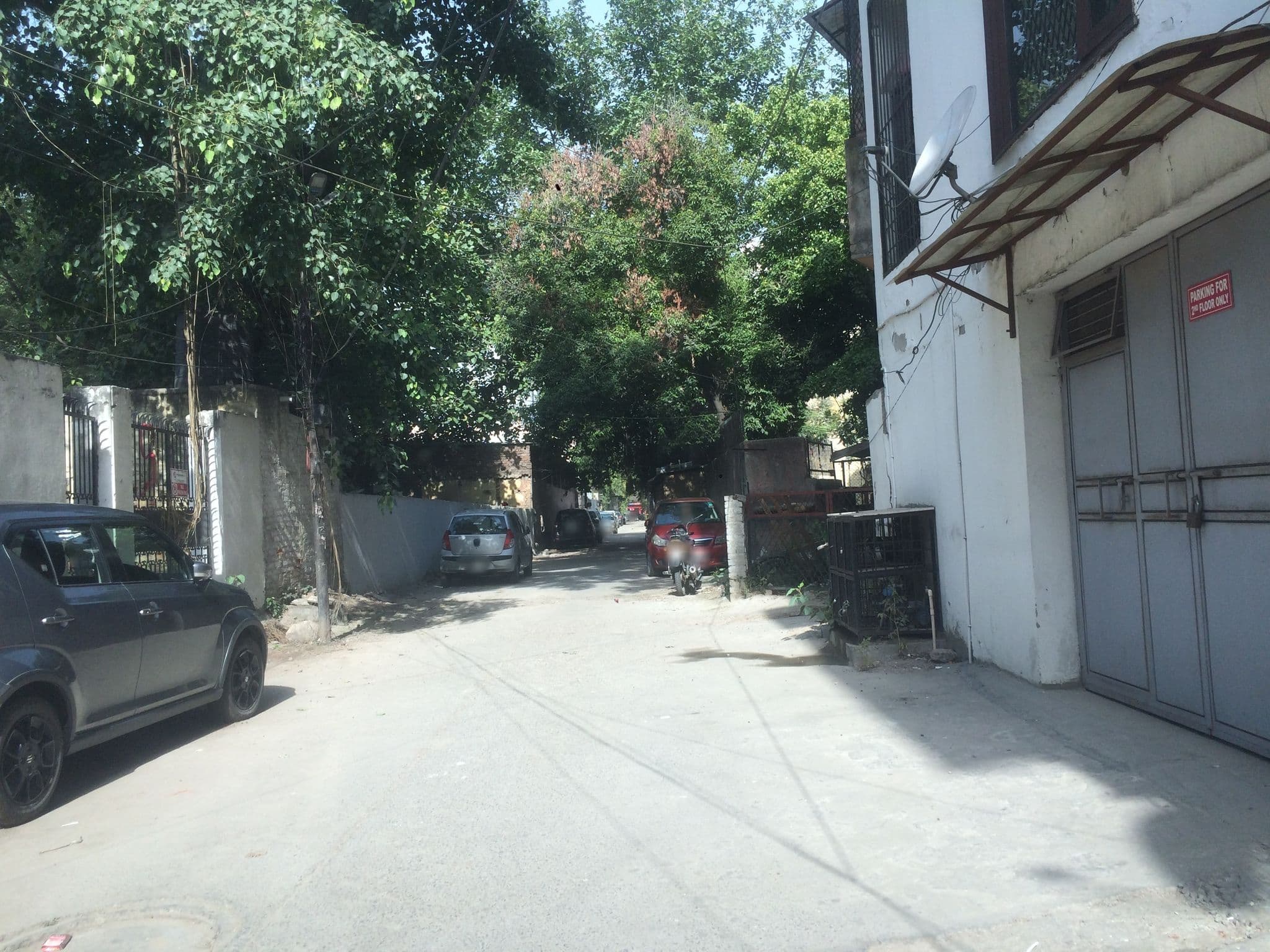 Street view near Imperial Villa, Kotla Mahigiran — © kushal (CC BY-SA · Mapillary)