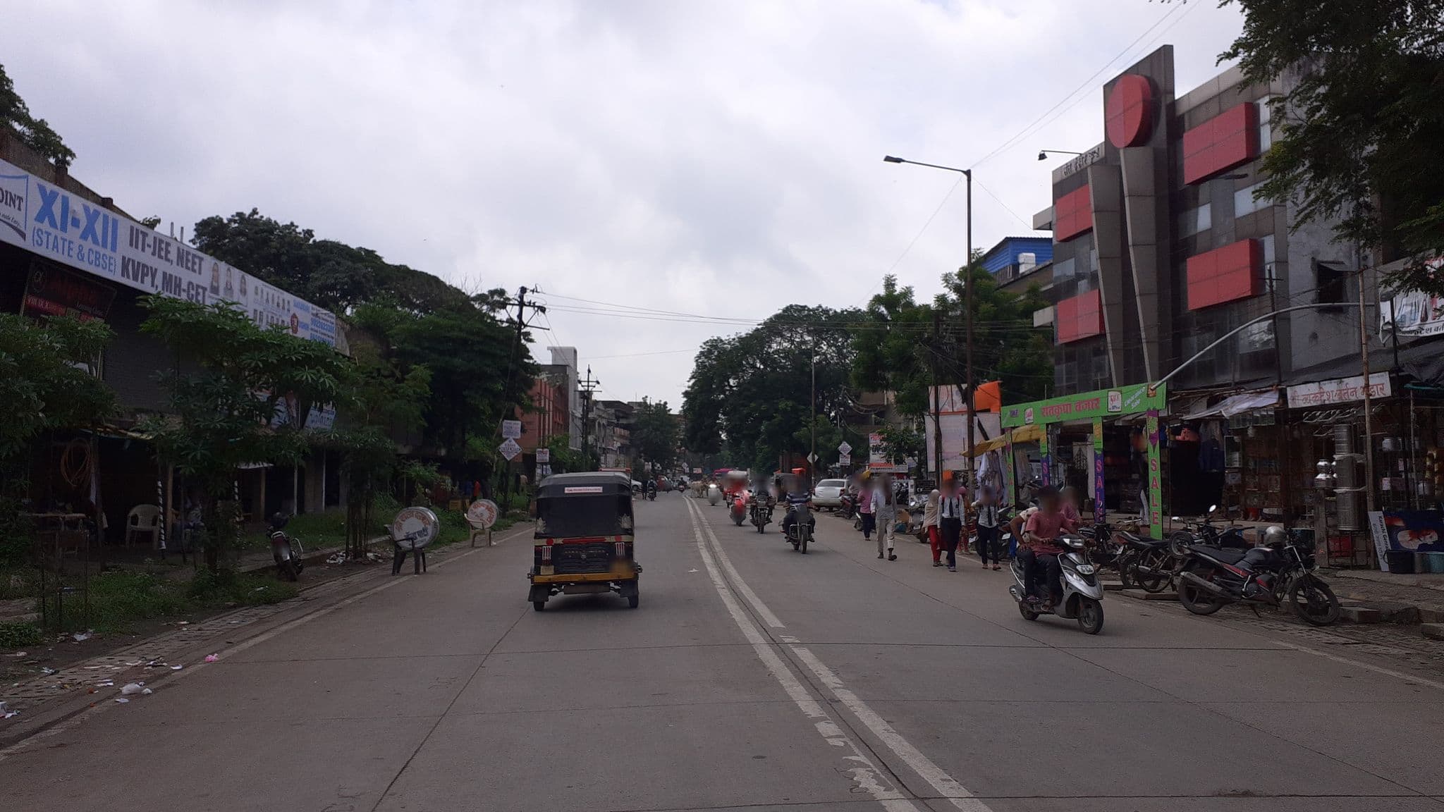 Street view near Girls' Hostel, Nagpur — © aintgd (CC BY-SA · Mapillary)