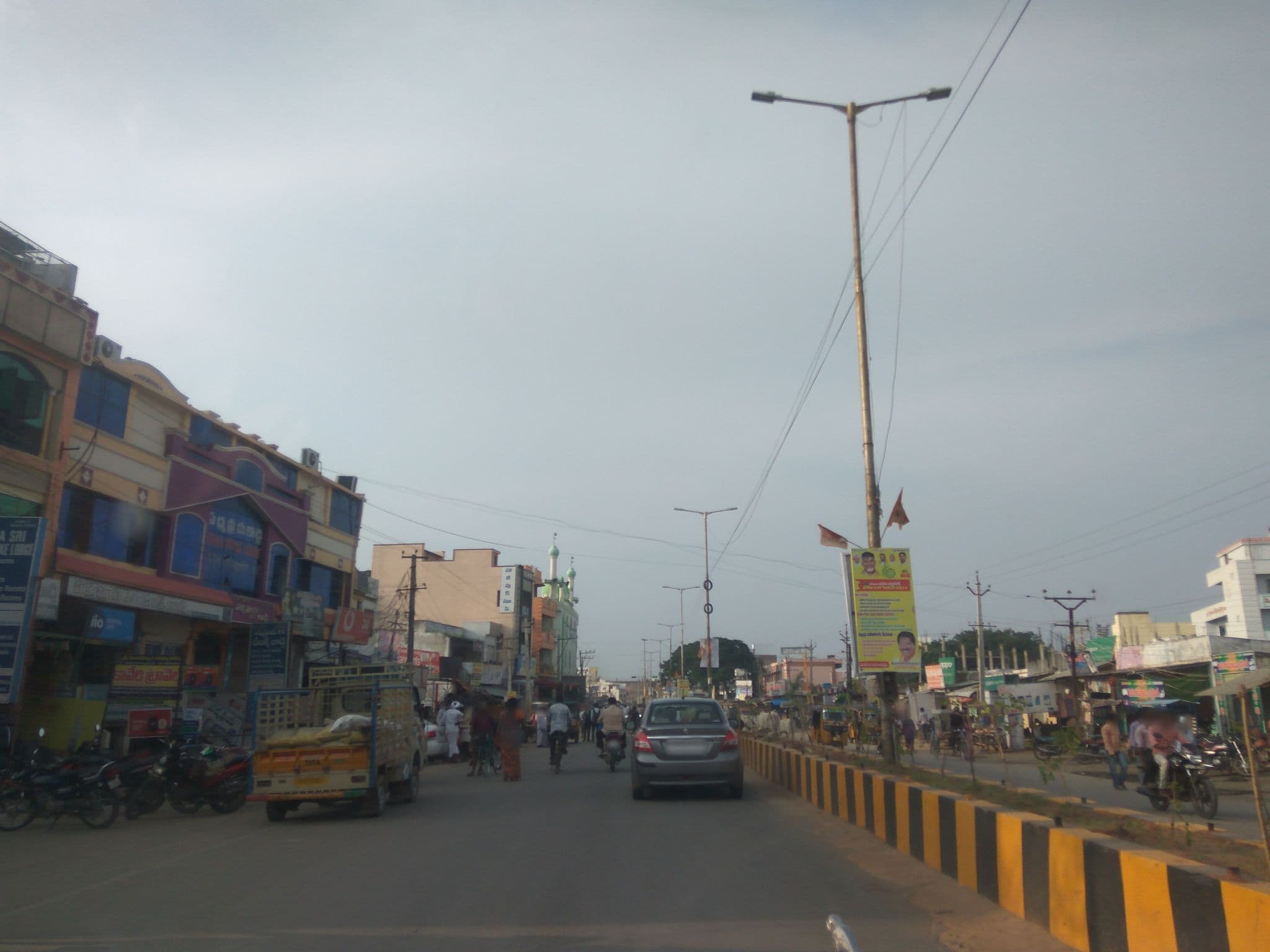 Street view near BhagyaSree Loadge, Vinukonda — © natarajakaveeti (CC BY-SA · Mapillary)