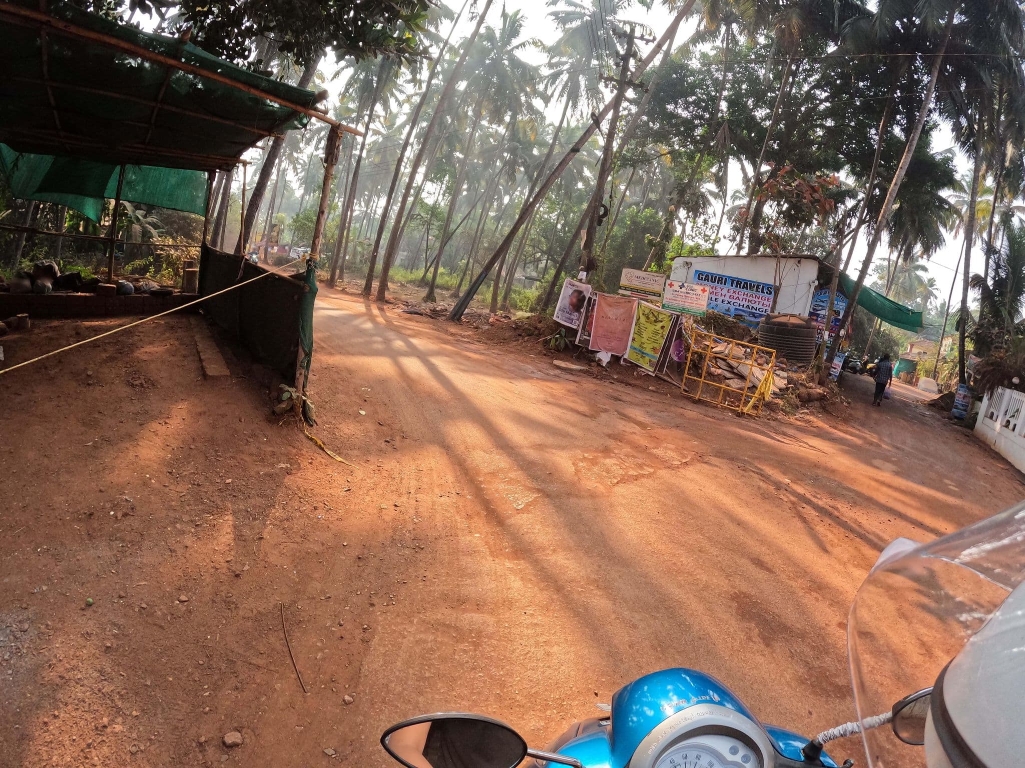 Street view near Urmila Guest House, Mandrem — © lucomsky (CC BY-SA · Mapillary)