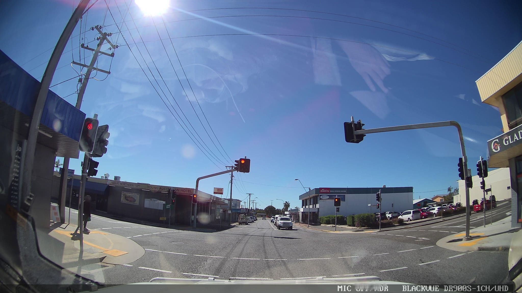 Street view near Young Australian, Gladstone — © jthnz (CC BY-SA · Mapillary)