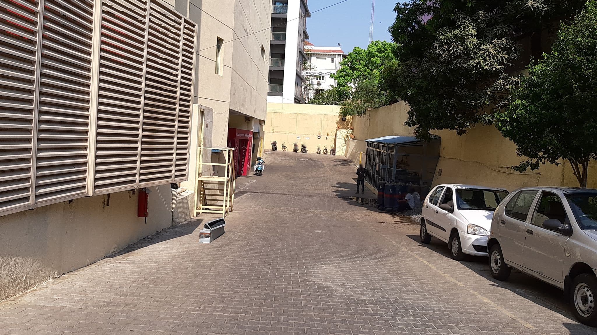 Street view near Westin, Alandur — © vedachalam (CC BY-SA · Mapillary)