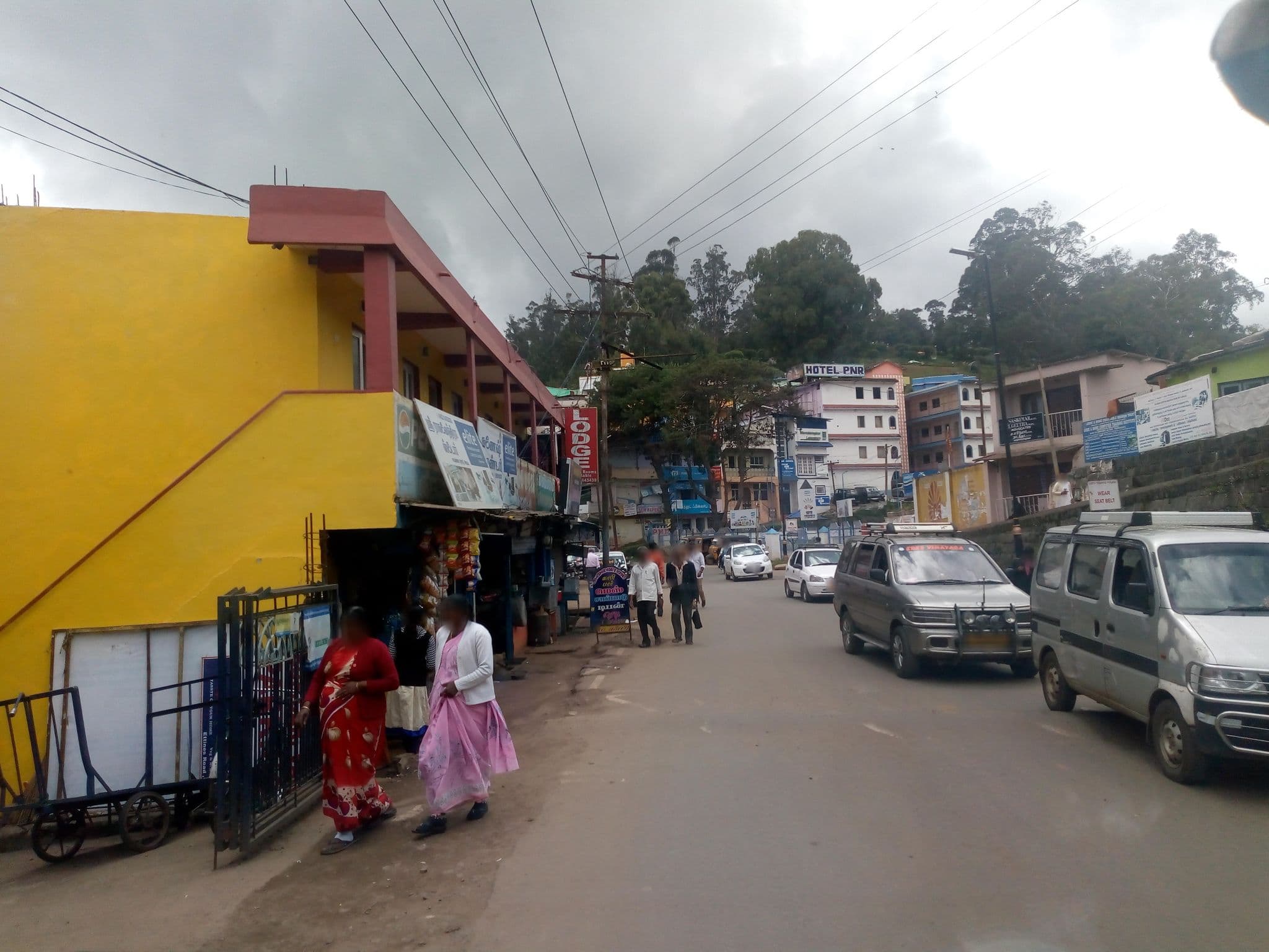 Street view near Devis Tourist Inn, Ooty — © venkanna37 (CC BY-SA · Mapillary)