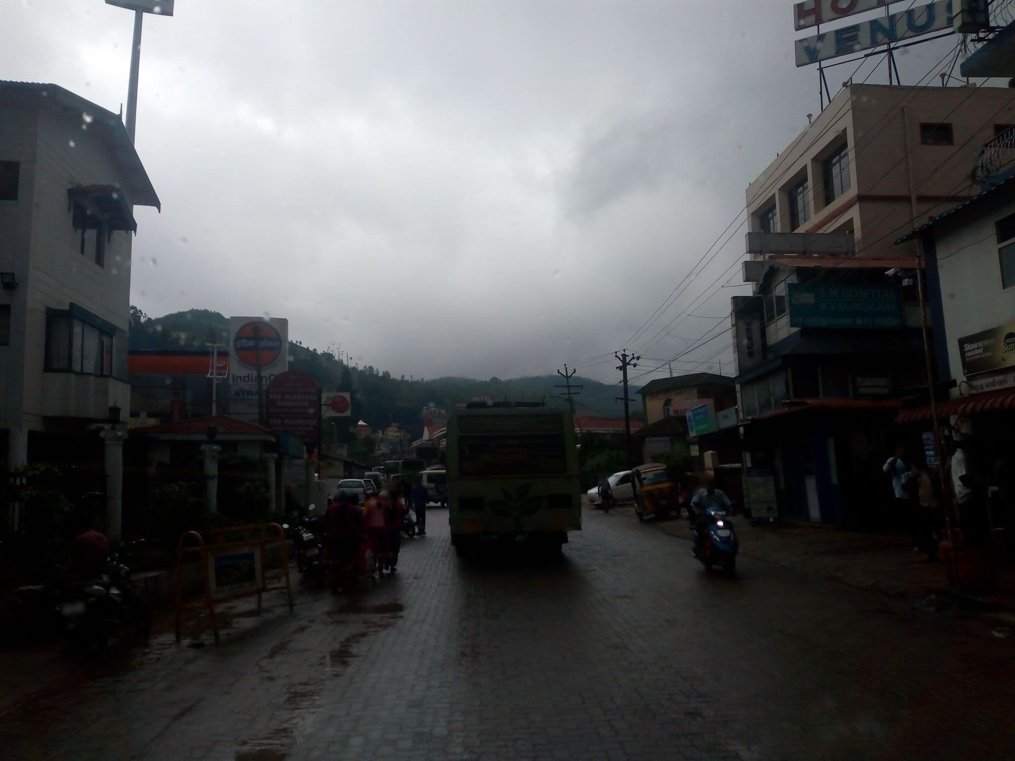 Street view near Hotel Glanton Manor, Ooty — © venkanna37 (CC BY-SA · Mapillary)
