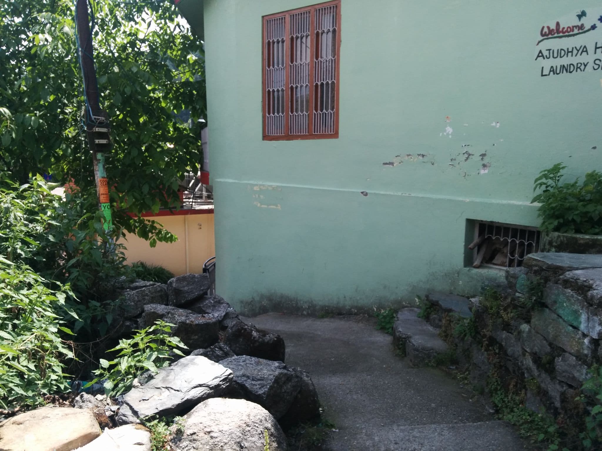 Street view near Ajudhya House, Dharamsala