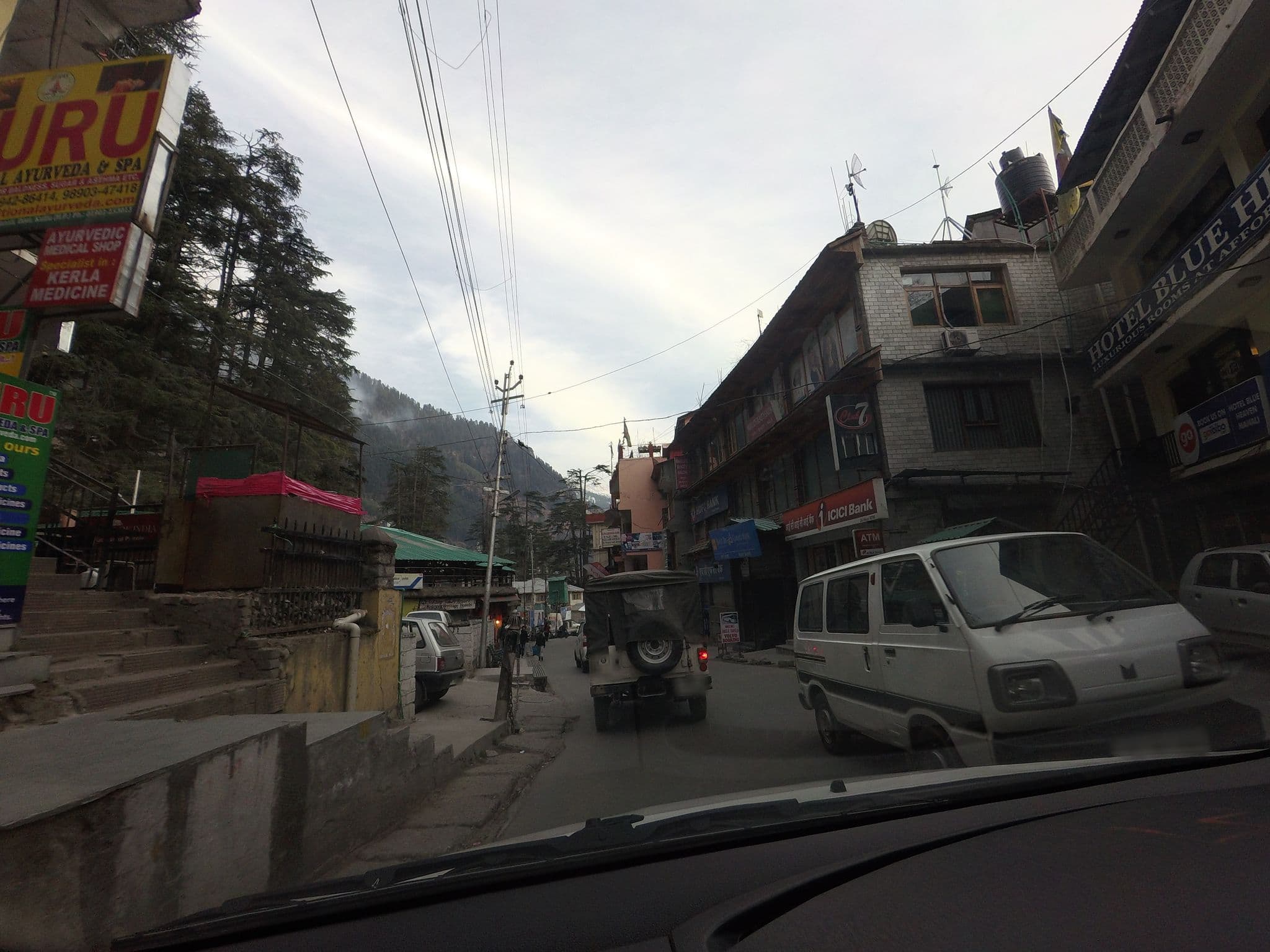 Street view near Blue Heaven, Kulu
