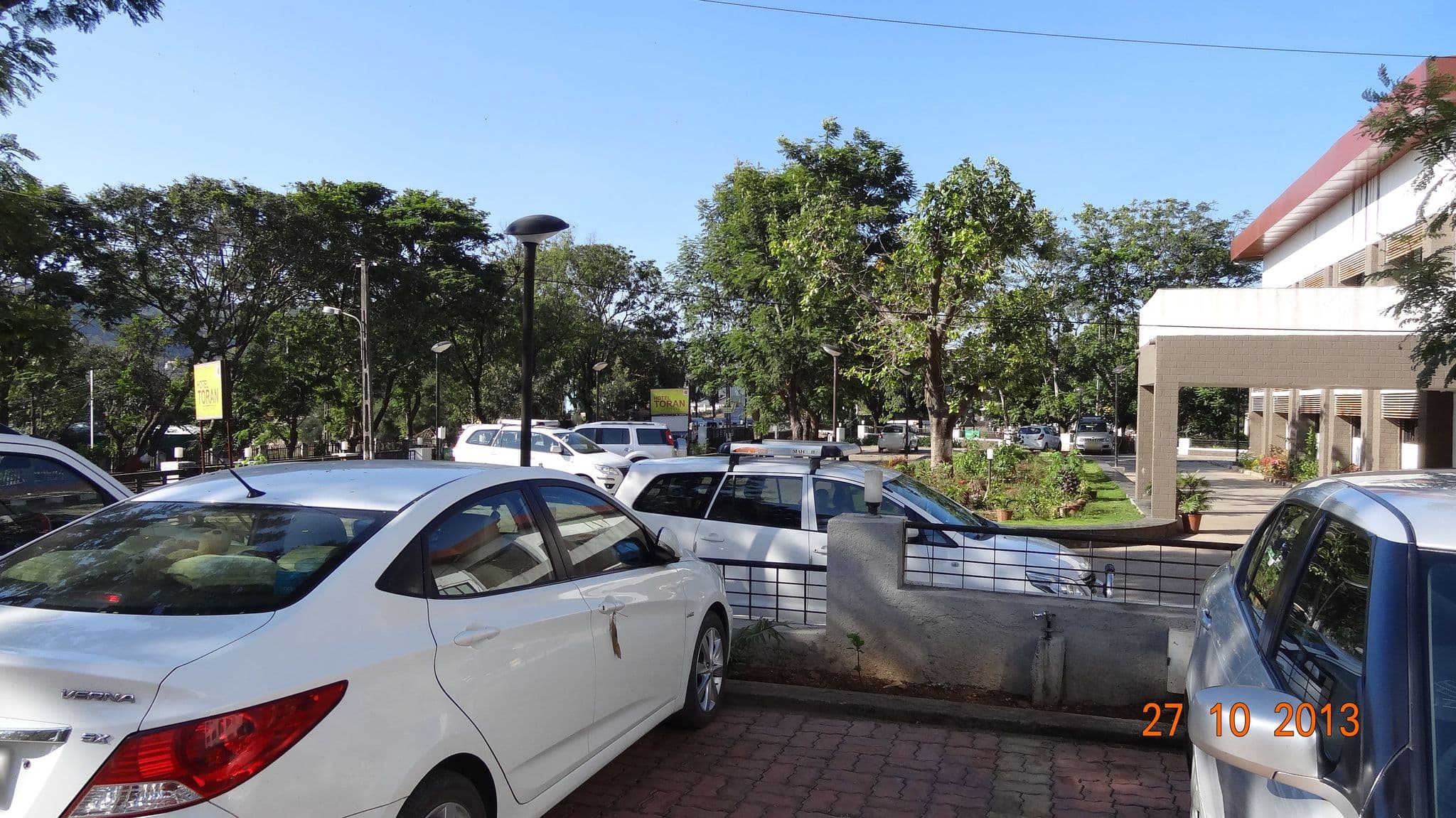 Street view near Toran Hill Resort, Saputara — © aloksharma (CC BY-SA · Mapillary)