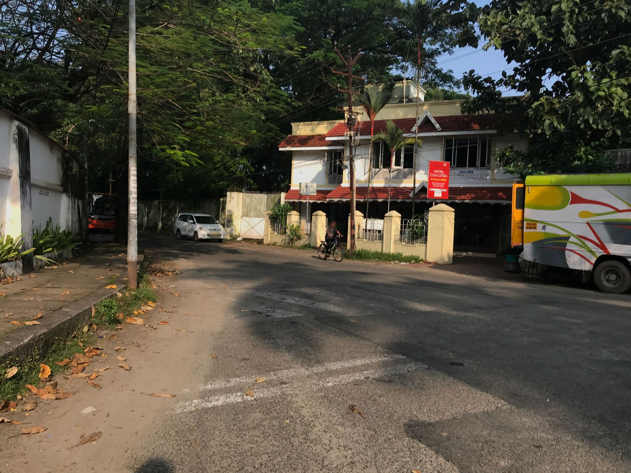 Street view near Casa Linda, Vypīn