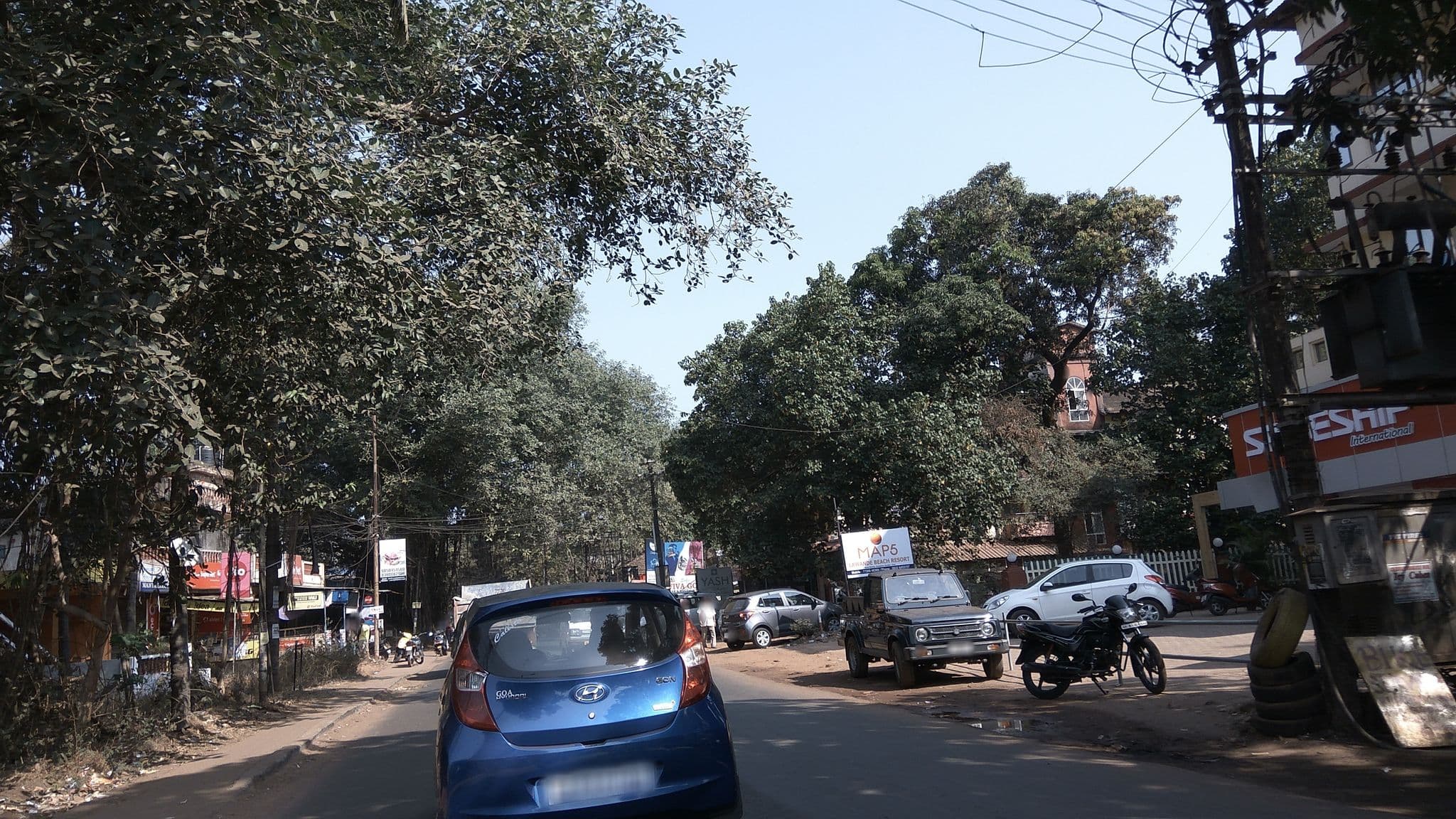 Street view near Lawanda Beach Resort, Candolim — © natarajakaveeti (CC BY-SA · Mapillary)