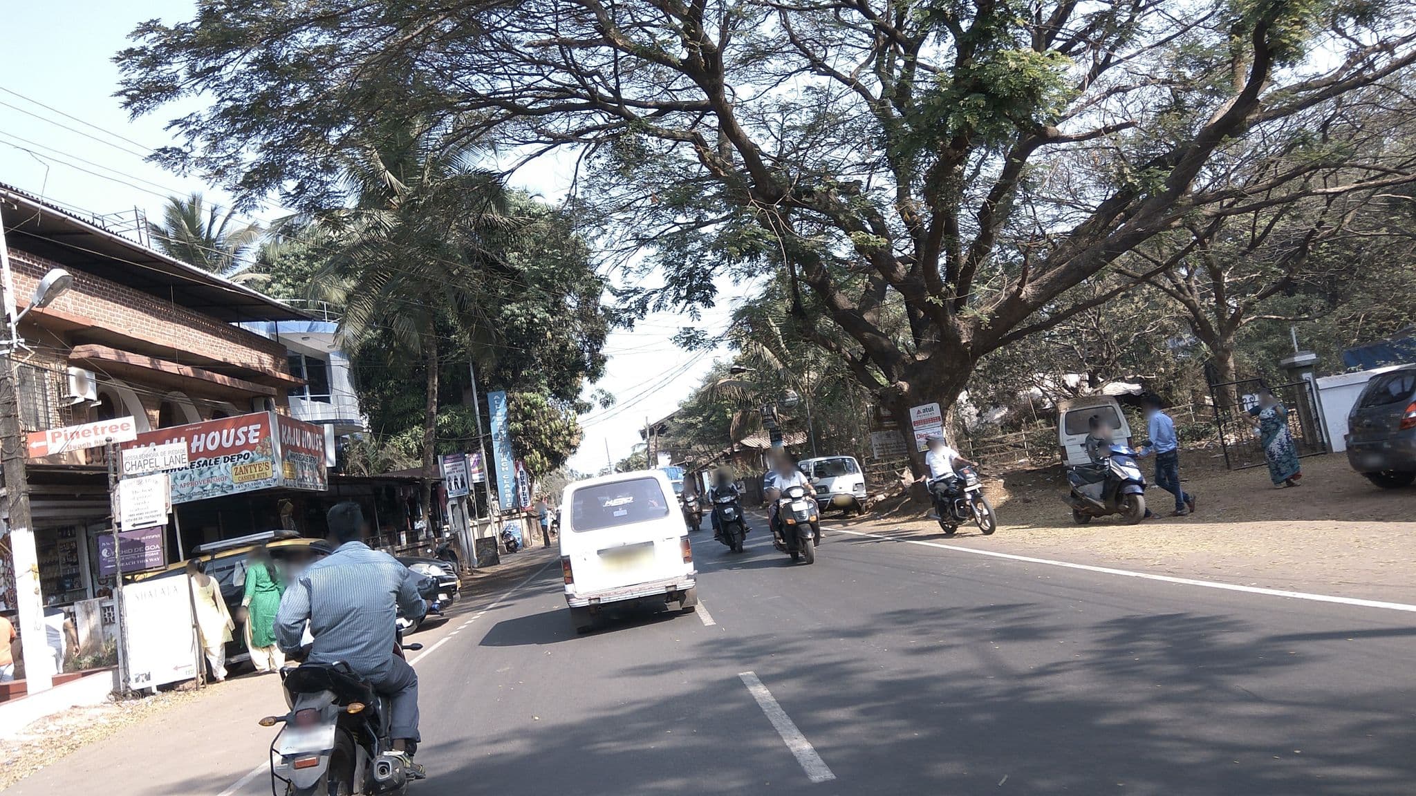 Street view near Princessa De Goa Hotel, Candolim — © natarajakaveeti (CC BY-SA · Mapillary)