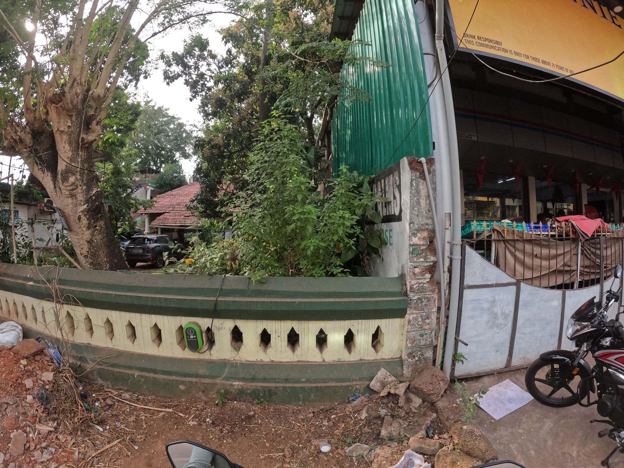 Street view near Anjuna Palms, Anjuna — © lucomsky (CC BY-SA · Mapillary)