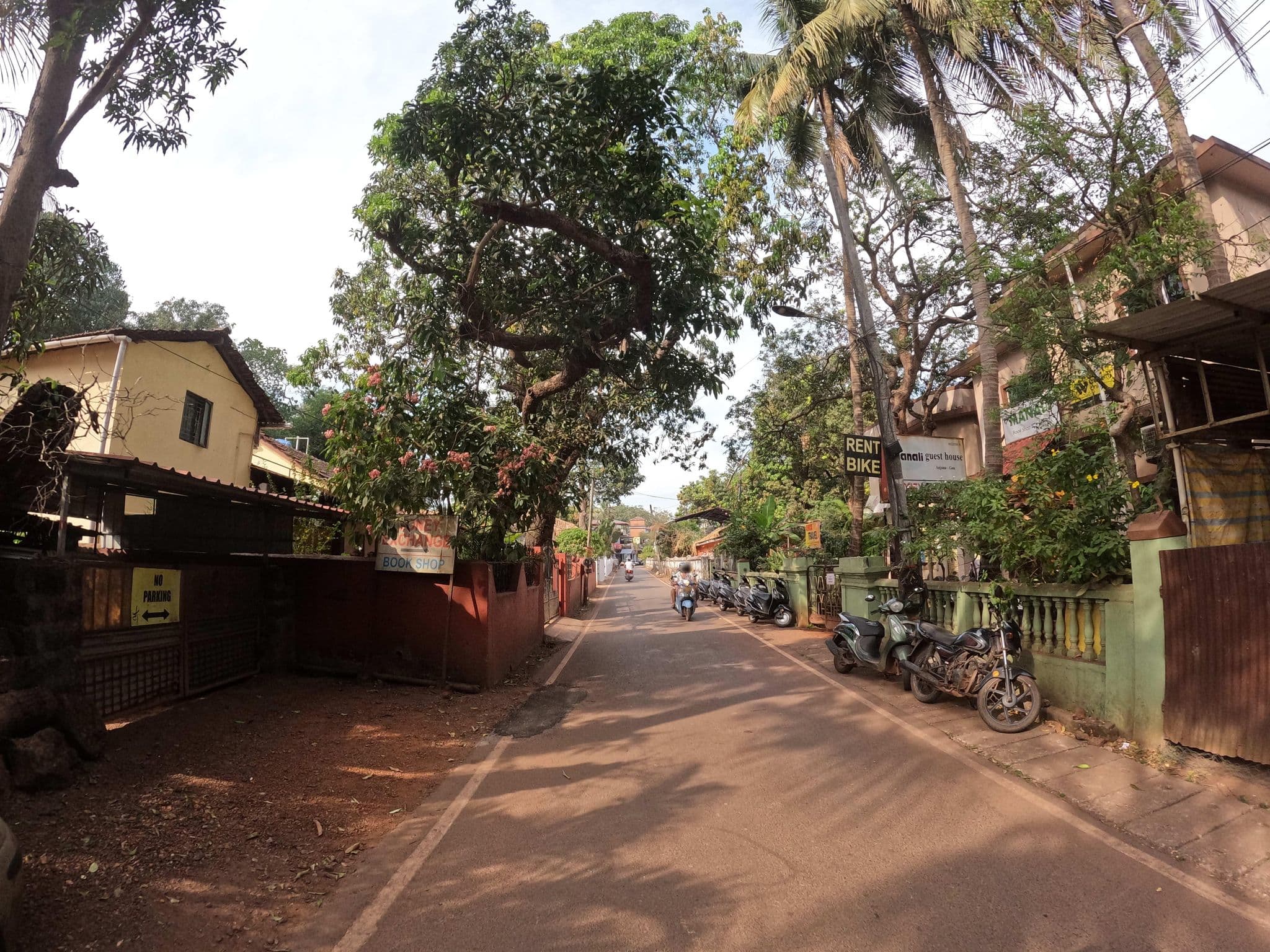 Street view near Manali, Anjuna — © lucomsky (CC BY-SA · Mapillary)