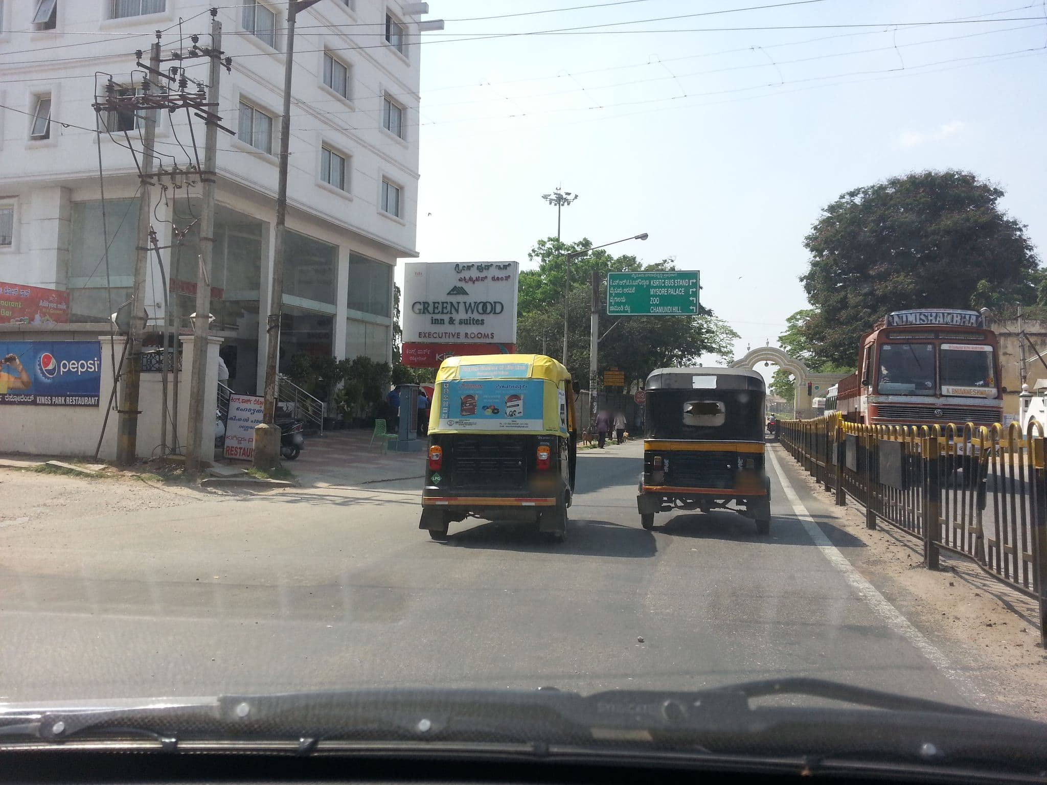 Street view near Green wood inn, Mysuru — © ruth (CC BY-SA · Mapillary)
