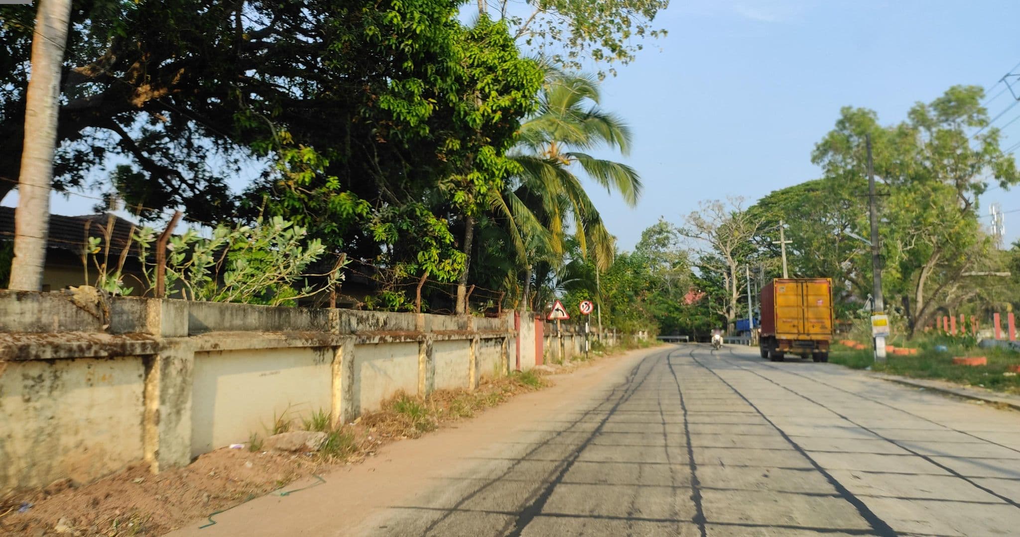 Street view near SD College Womens' Hostel, Alappuzha — © V15 (CC BY-SA · Mapillary)
