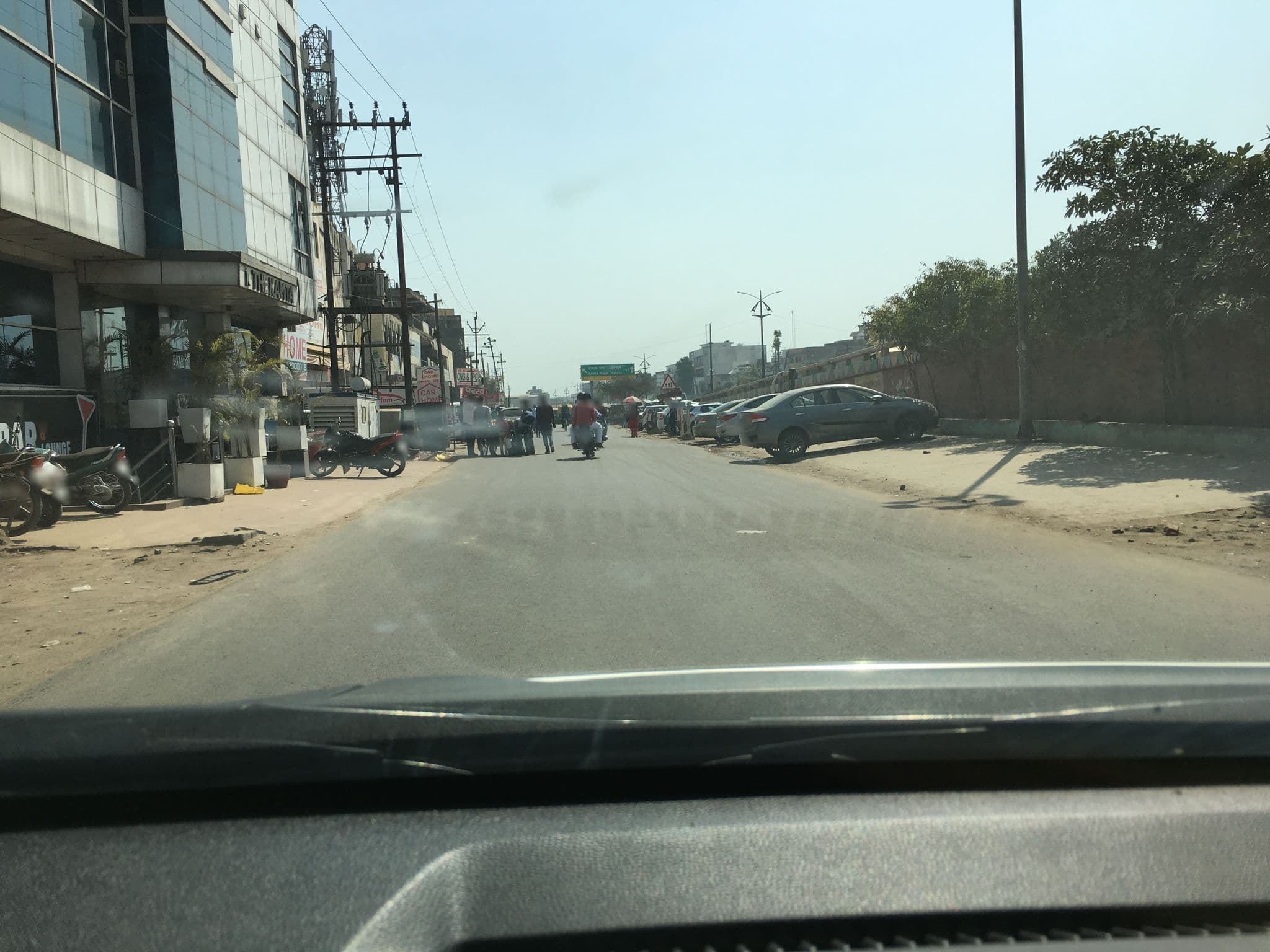 Street view near the kamta hotel, Dayāl Bāgh — © gaurav84 (CC BY-SA · Mapillary)