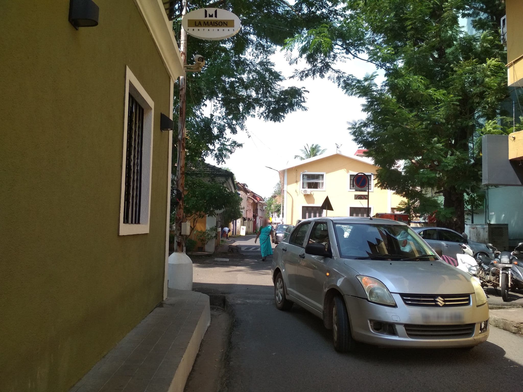 Street view near Paradise Inn, Panjim — © prtksxna (CC BY-SA · Mapillary)