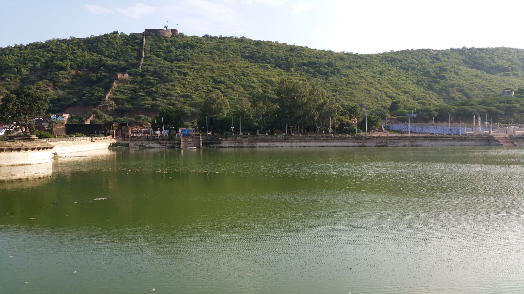 Street view near Haveli Kat Koun, Būndi — © shlublu (CC BY-SA · Mapillary)