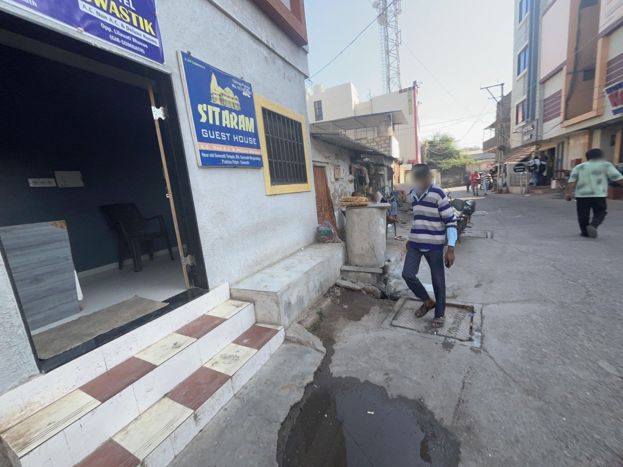 Street view near Hotel Avadh, Bhalpara — © livableurbanism (CC BY-SA · Mapillary)