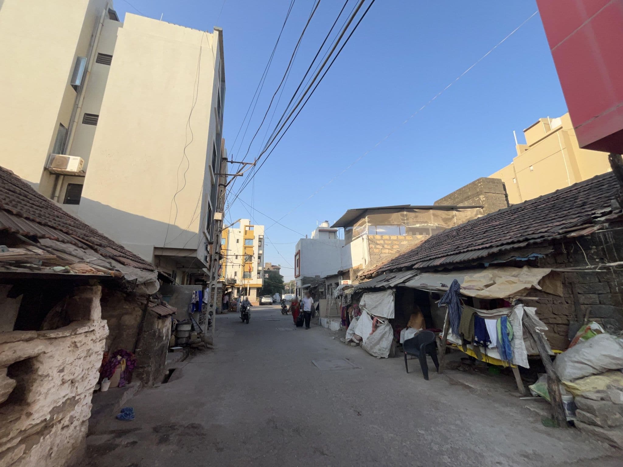 Street view near Hotel Kailash, Bhalpara — © livableurbanism (CC BY-SA · Mapillary)