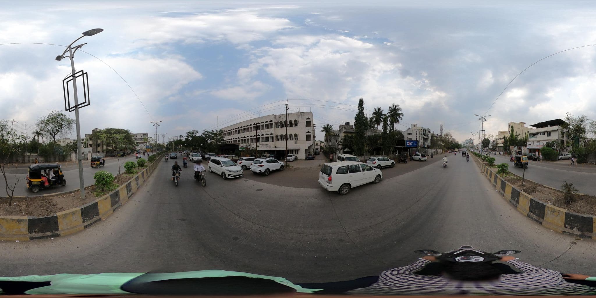Street view near Nandanvan, Aurangabad — © HimanshuDeshpande (CC BY-SA · Mapillary)