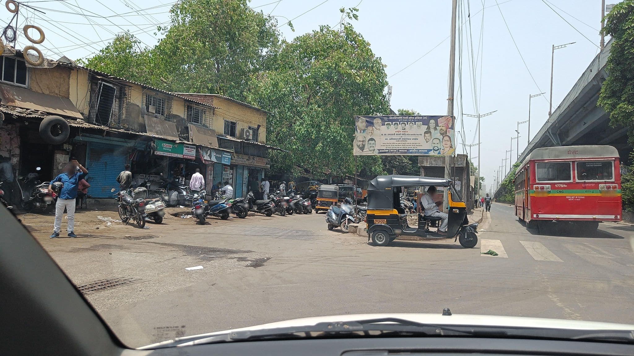 Street view near triveni bar, Mumbai — © varunbhakhri (CC BY-SA · Mapillary)