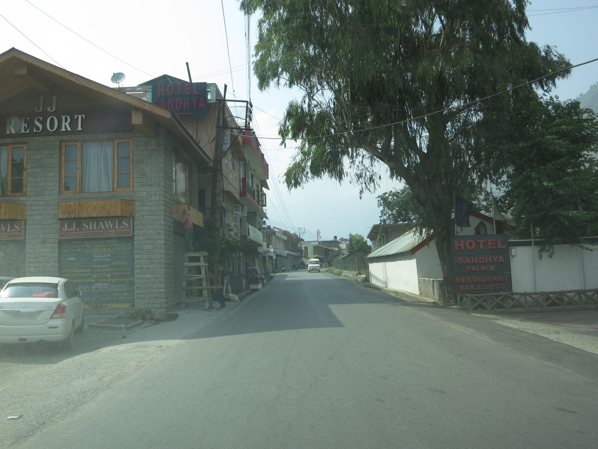 Street view near Hotel Sandhya Palace, Shamshi — © lto (CC BY-SA · Mapillary)