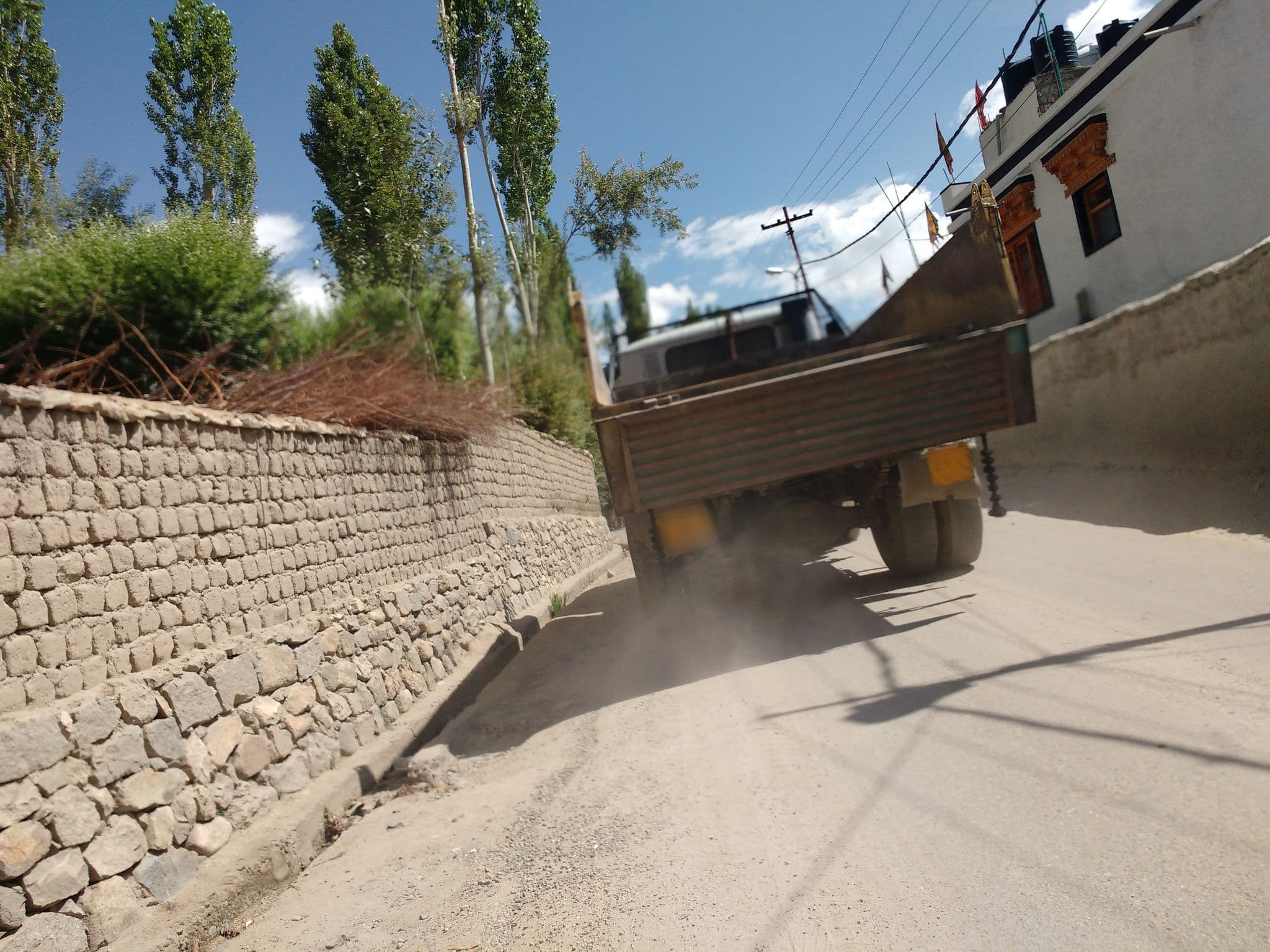 Street view near Zeejeed Palace, Leh
