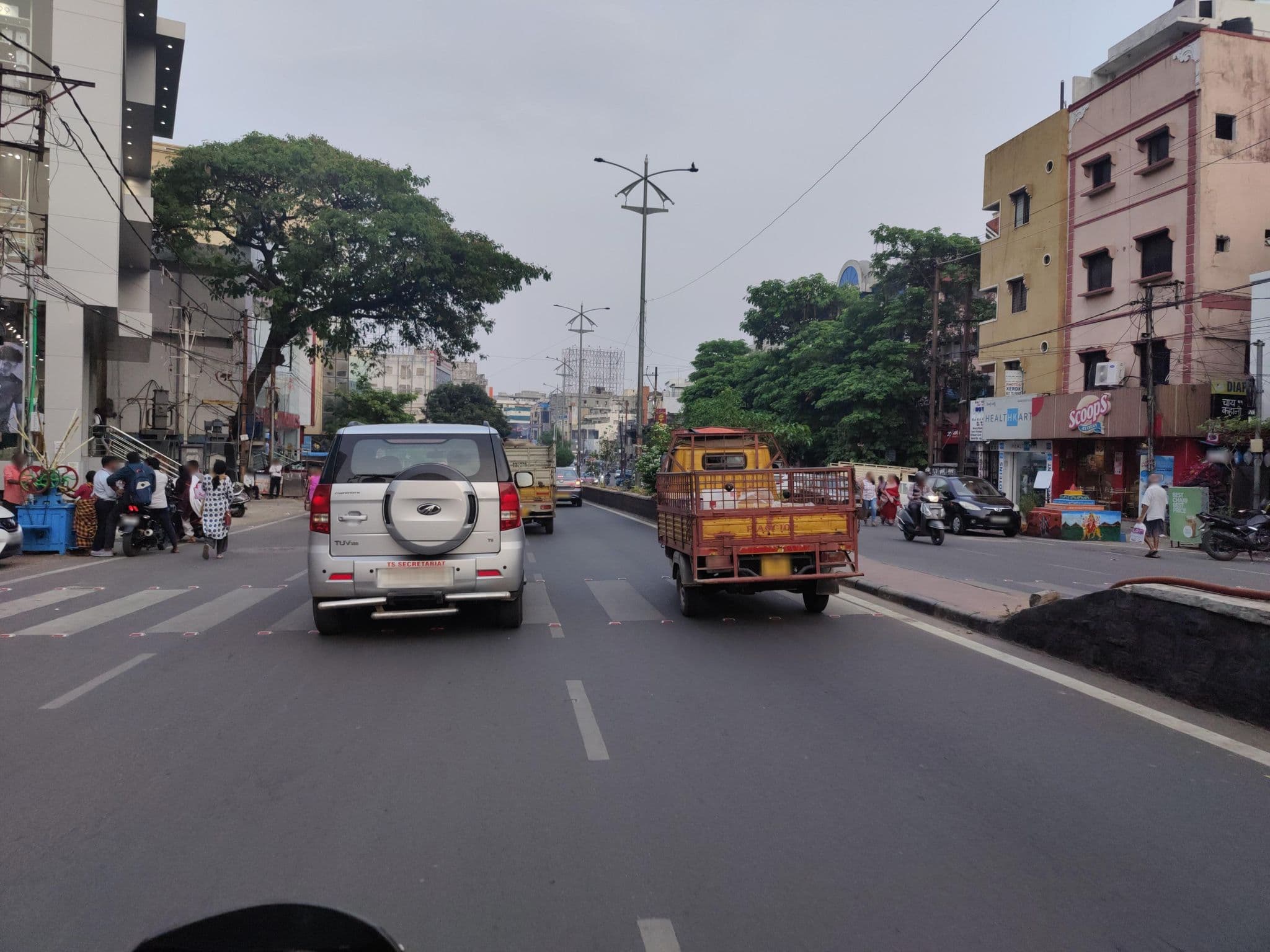 Street view near JVR Velama Hostel, Rāniganj — © naren_28 (CC BY-SA · Mapillary)