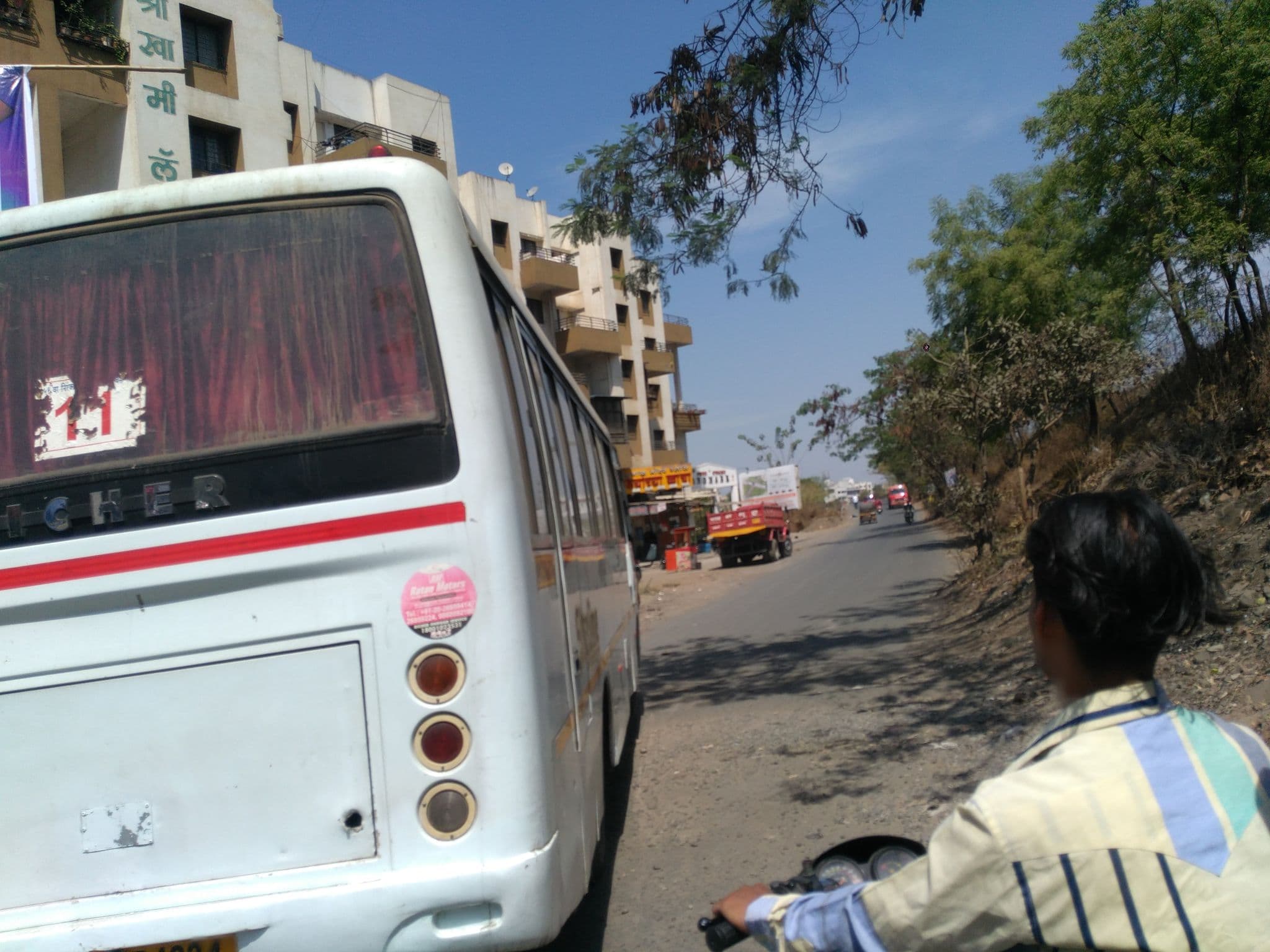 Street view near Dnyaneshwari Niwas, Māngvādi — © abhyankar (CC BY-SA · Mapillary)