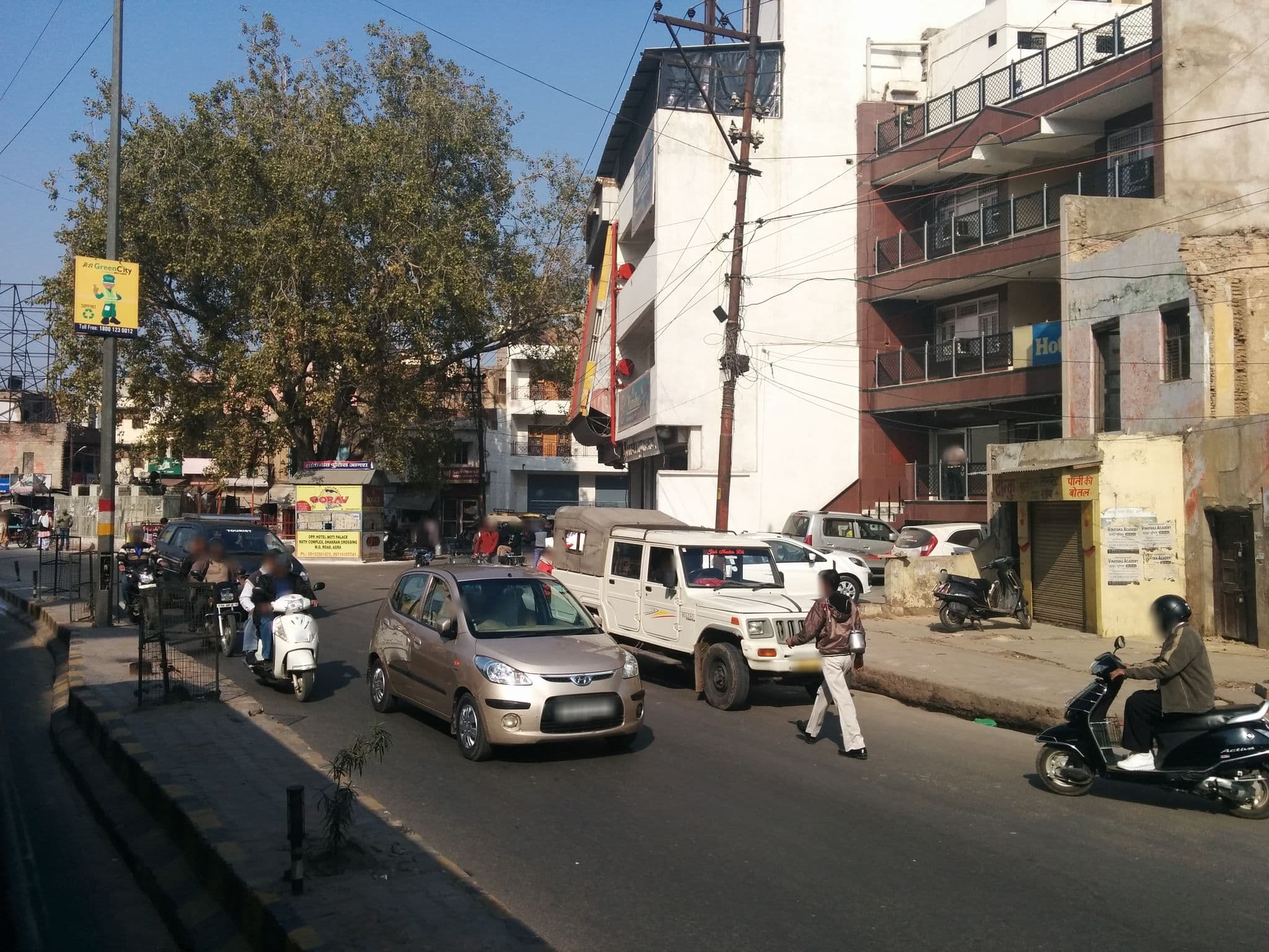 Street view near Hotel fvimal Dhara, Agra — © sashazykov (CC BY-SA · Mapillary)