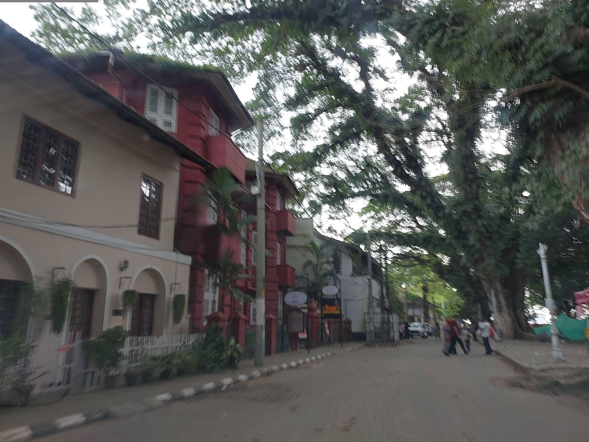 Street view near Koder House, Vypīn