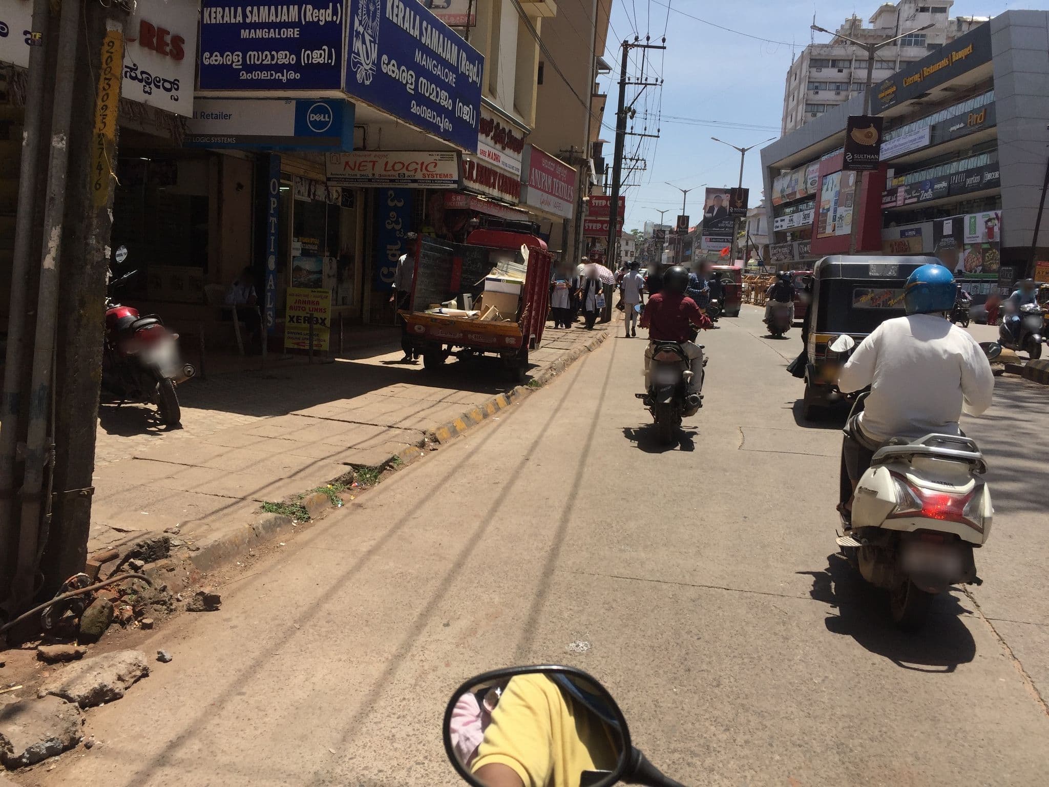 Street view near Hotel Mangalore International, Mangaluru — © piyusht (CC BY-SA · Mapillary)