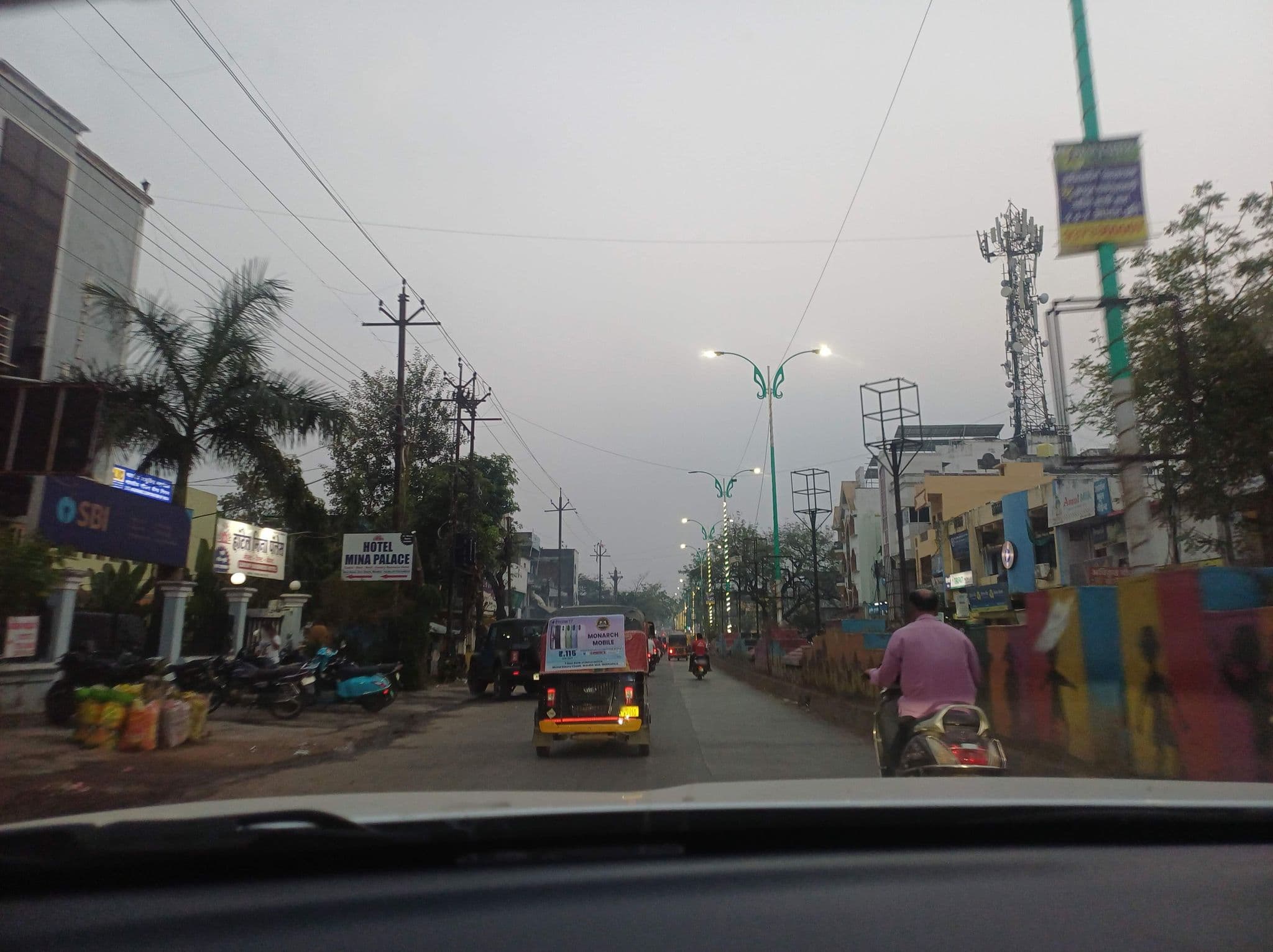 Street view near Hotel Mina Palace, Wardha — © WankhedeR (CC BY-SA · Mapillary)