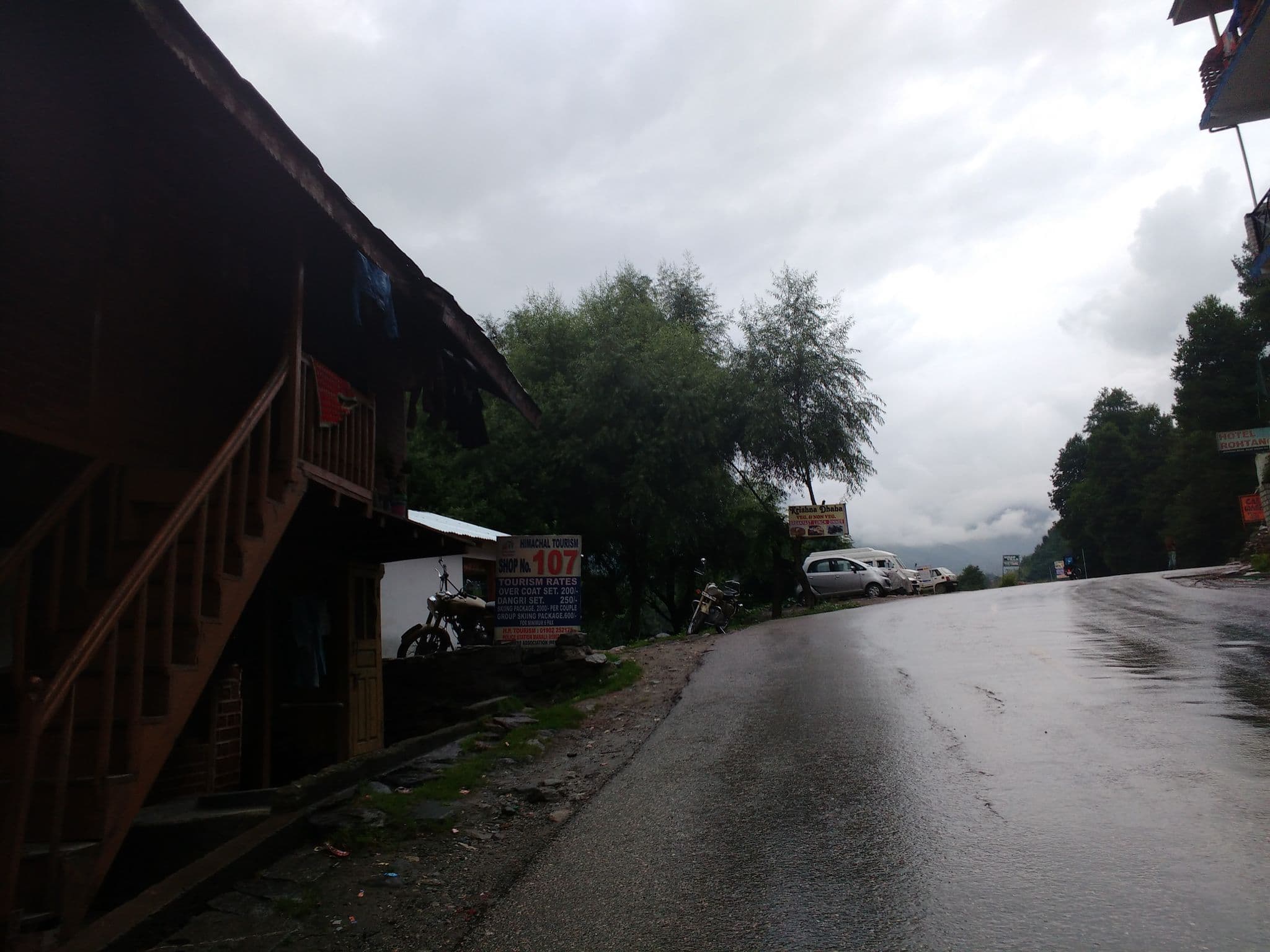 Street view near Rohtang View, Kulu