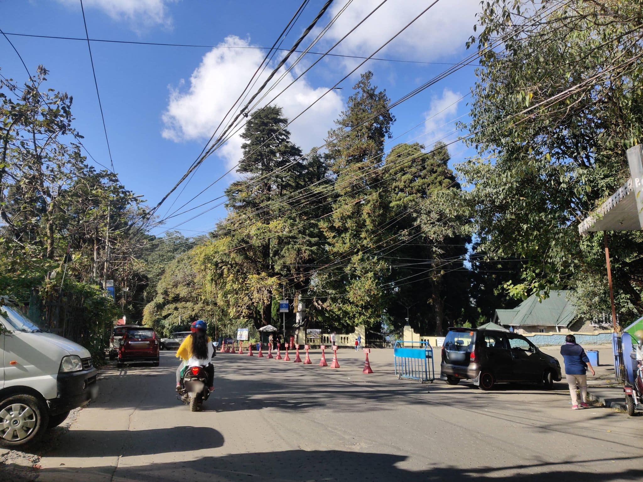 Street view near Mayfair Resort, Dārjiling — © Annecca06 (CC BY-SA · Mapillary)