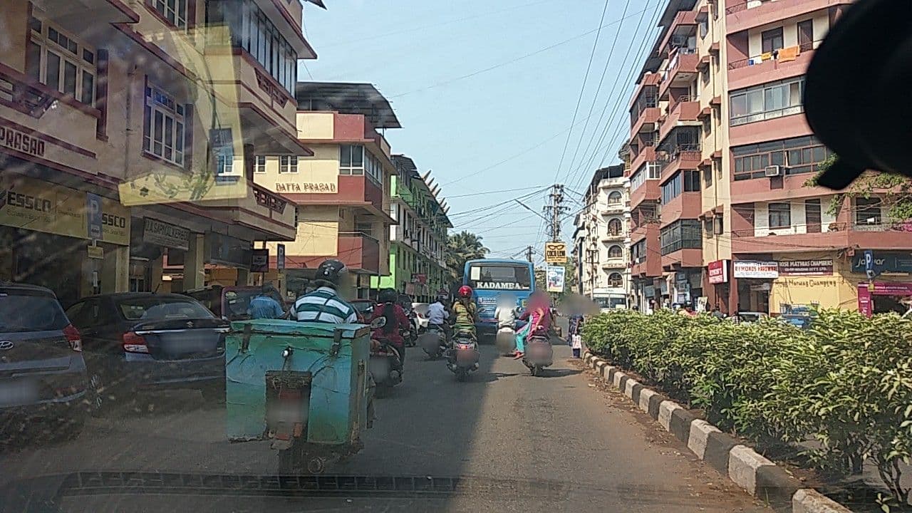 Street view near Hotel Urvanshi, Vasco da Gama — © rdlf19051985 (CC BY-SA · Mapillary)