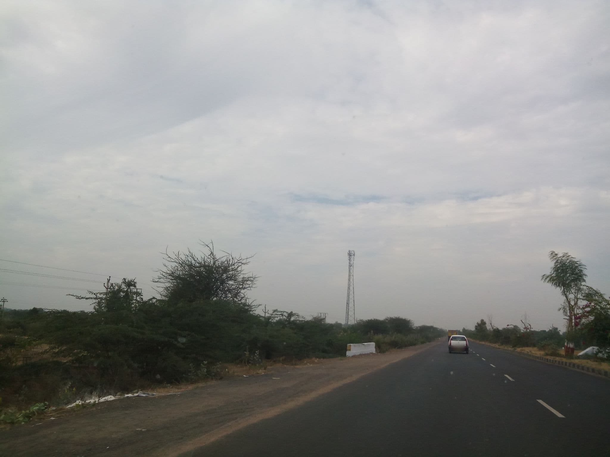 Street view near Hotel Apple, Sāyla — © shravan91 (CC BY-SA · Mapillary)