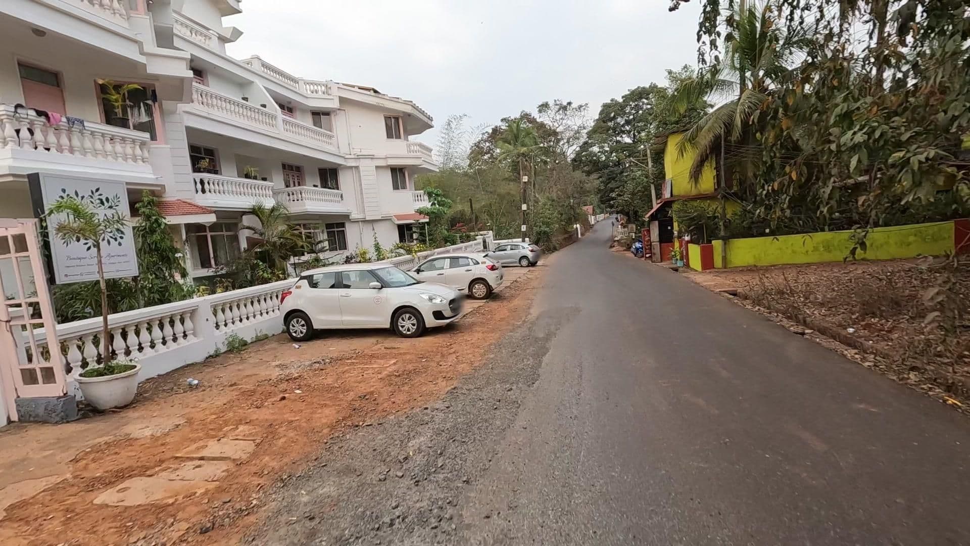 Street view near Willows Elite Tourist Resort, Mapusa — © lucomsky (CC BY-SA · Mapillary)