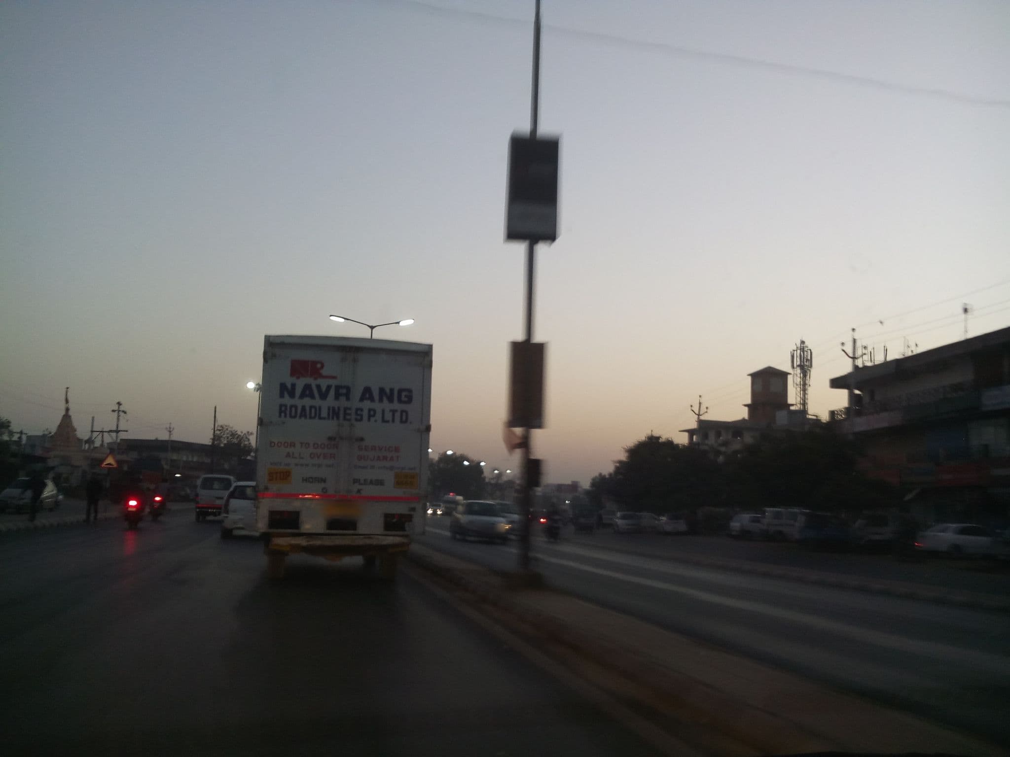 Street view near shree khodiyar, Mahesāna — © shravan91 (CC BY-SA · Mapillary)